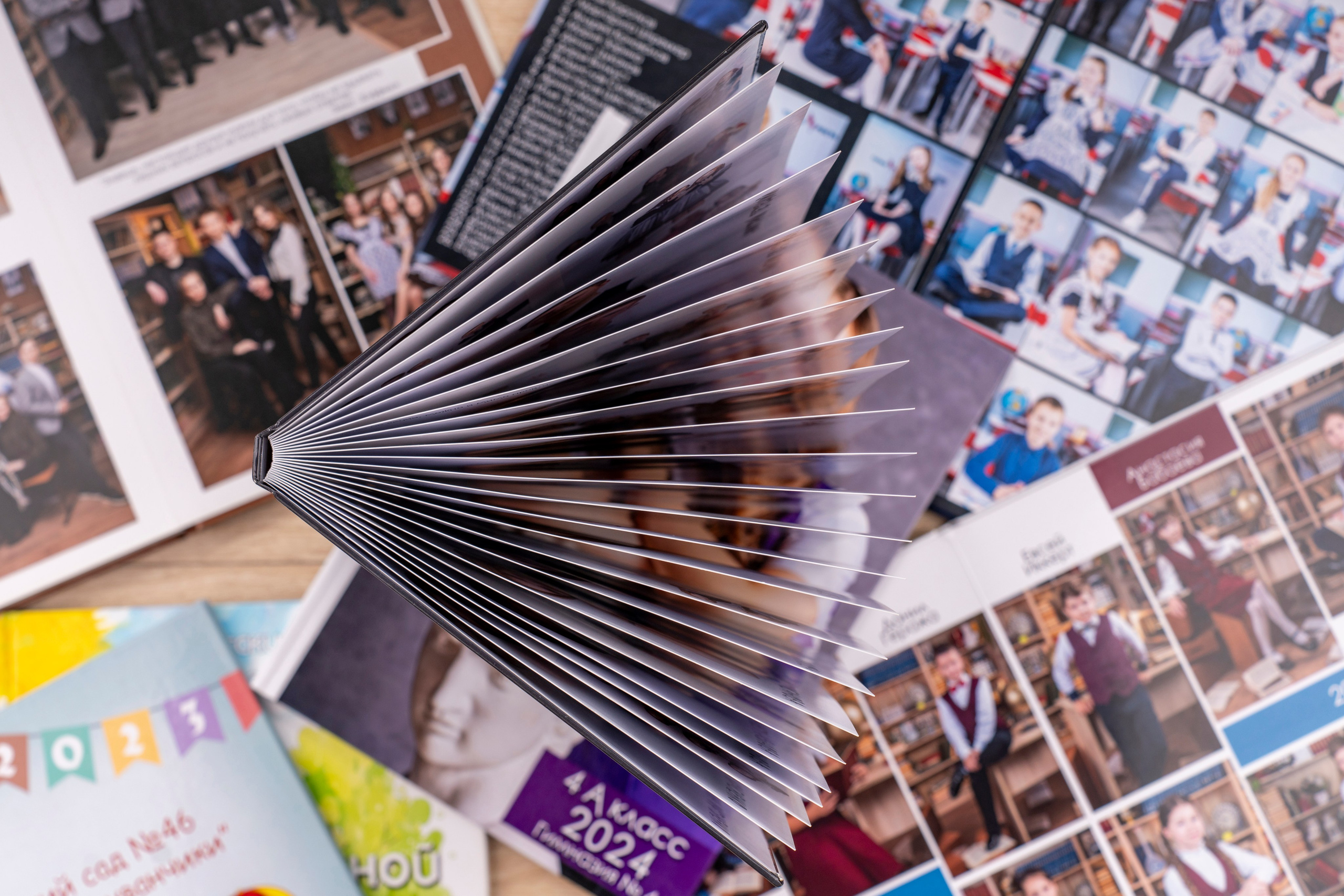 SelfiePlace создай свой альбом сам!. Студия выпускных альбомов VeryBook ®