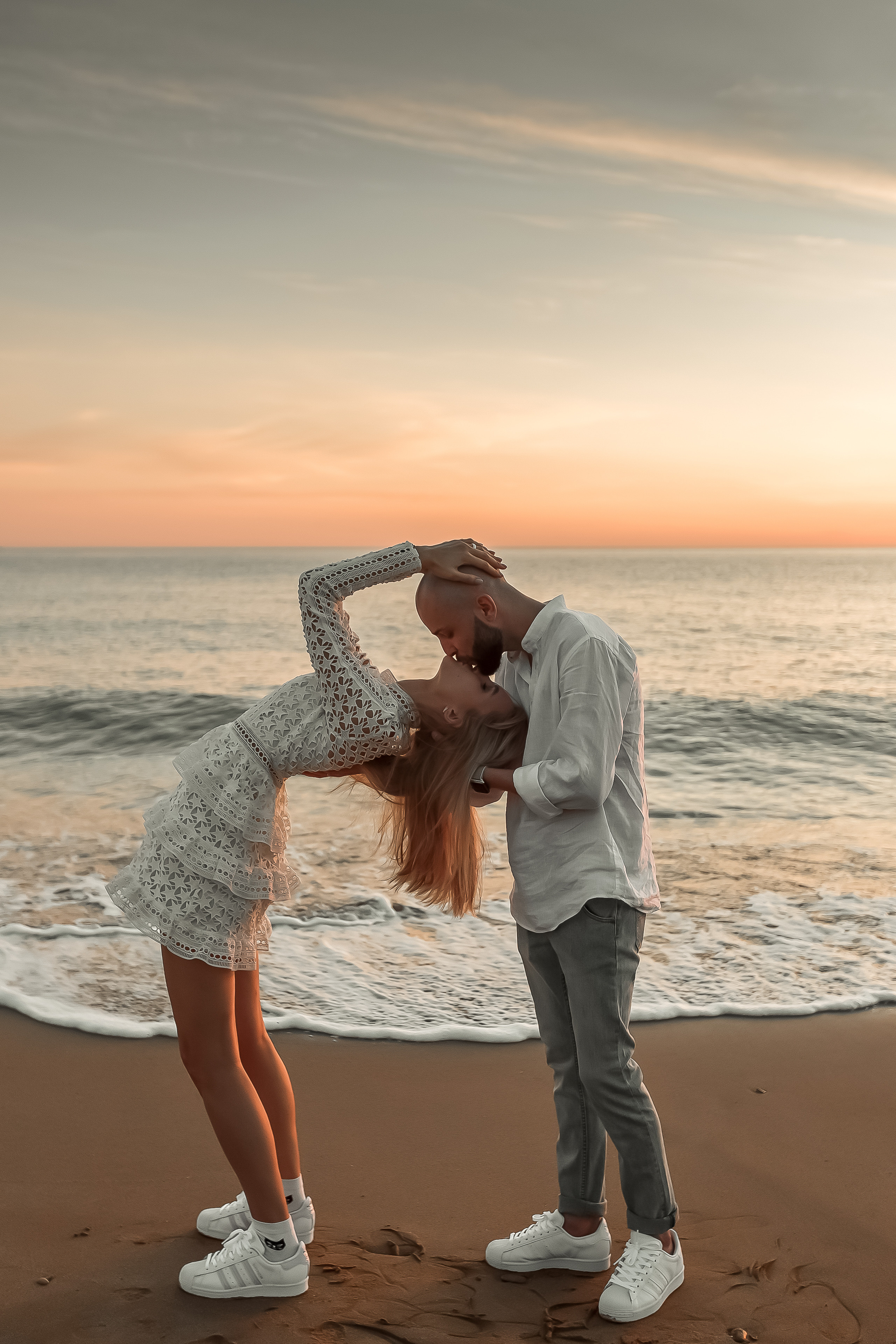 Влад и Валя прогулка у моря