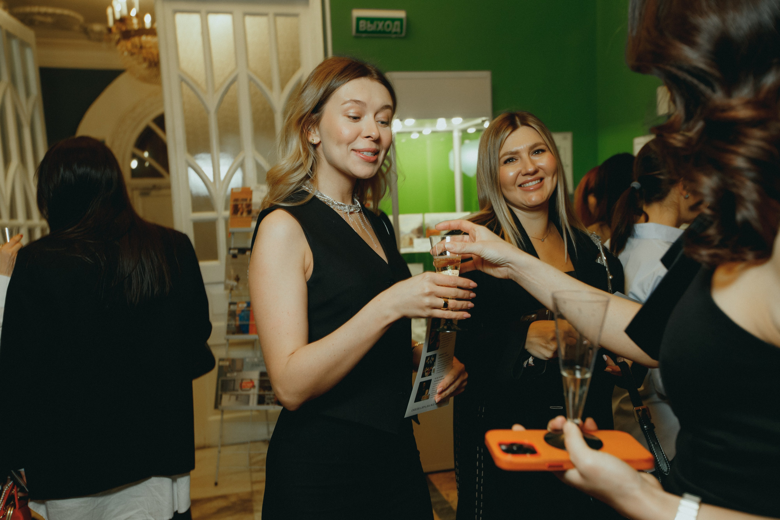 VITRINA BEAUTY — НОТЫ. МУЗЫКАЛЬНЫЙ ВЕЧЕР. СВОИ. ФОТООТЧЕТЫ-СОБЫТИЯ-МЕСТА