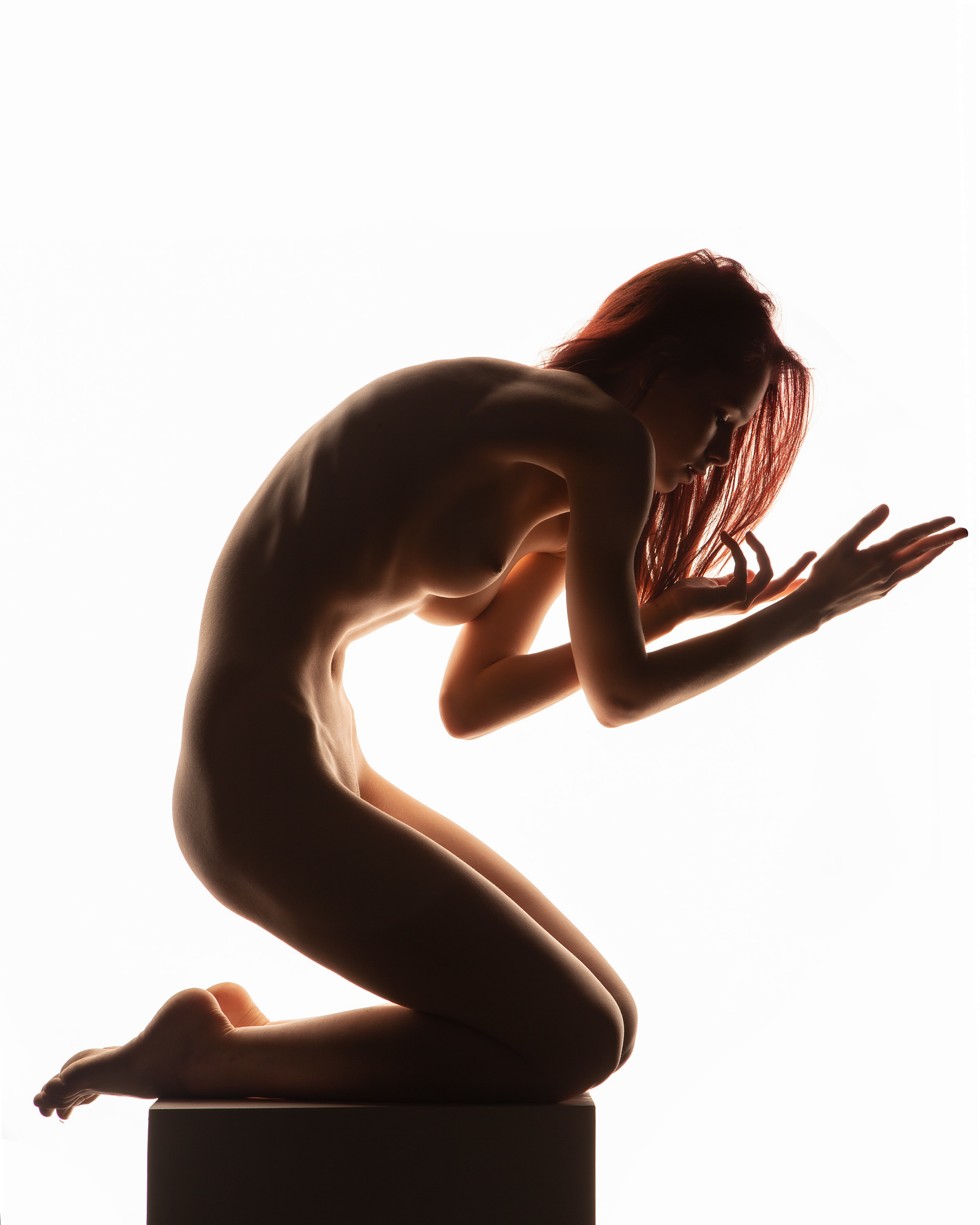 «Контуры тела» эротическая фотосессия 18+. Фотограф Тимофей Юров Москва