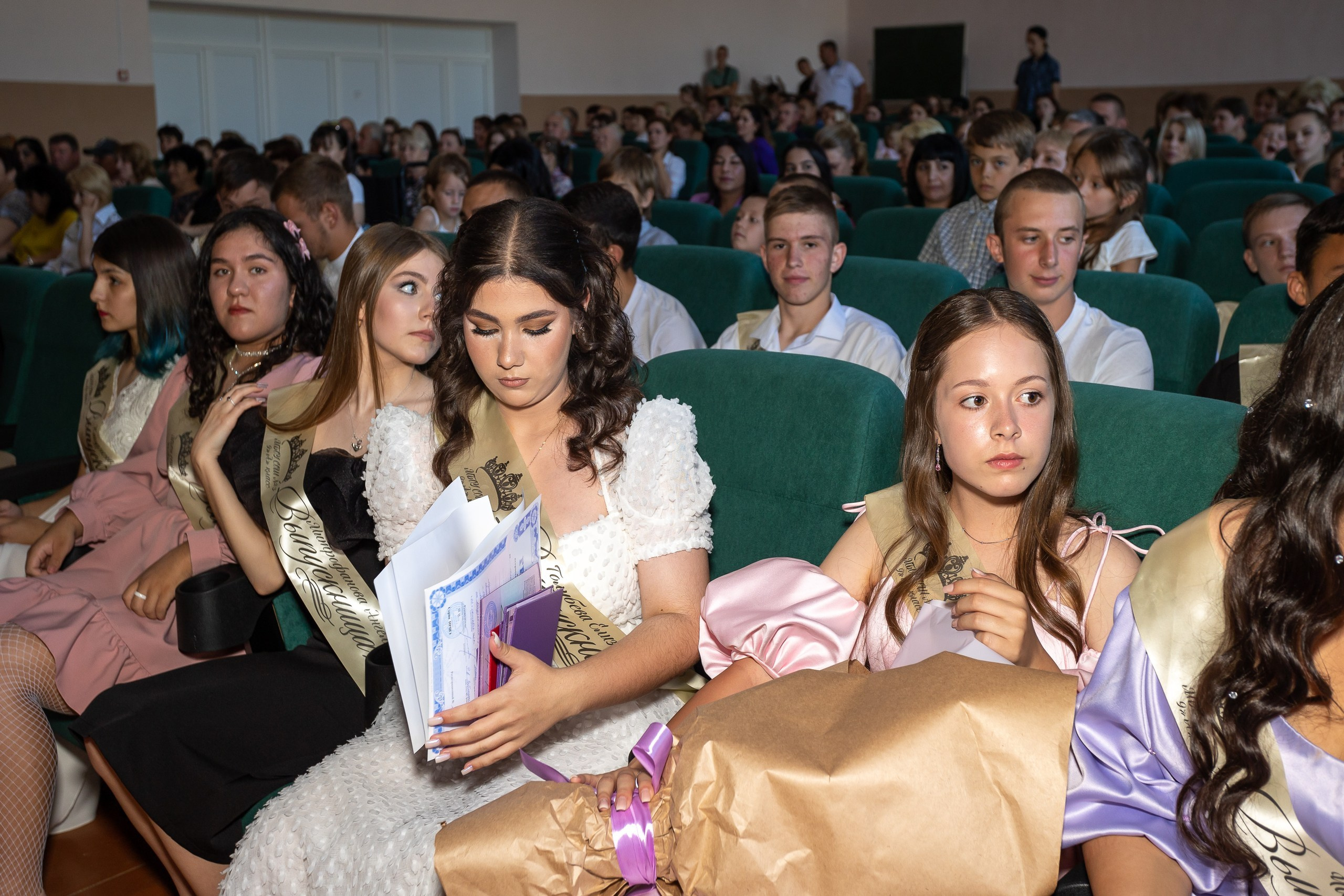 Вручение аттестата 2024 г. Выпускные альбомы Майкоп, Краснодар Елена Золотарева