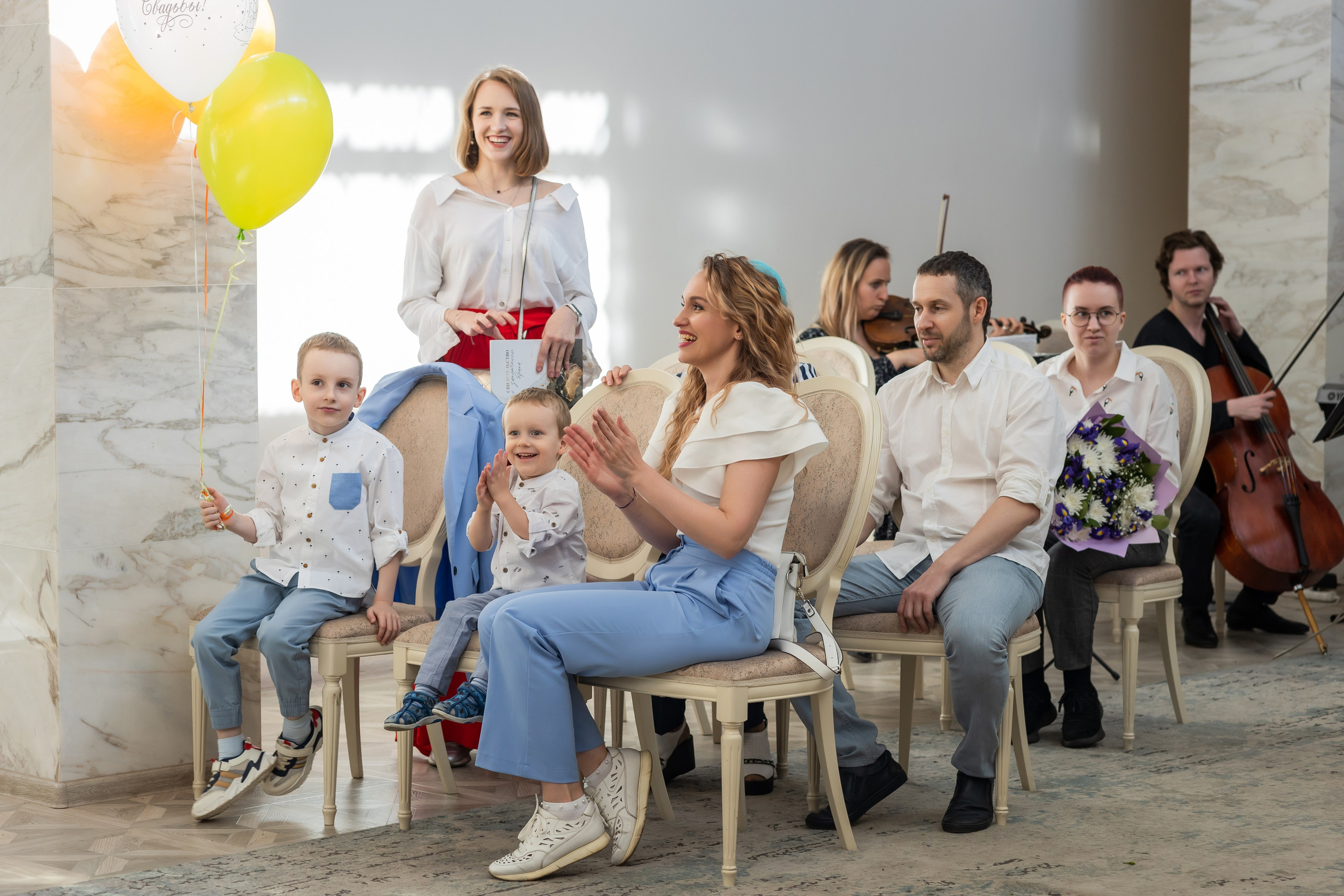 Миша и Маша. Весенняя свадьба 18.04.2023. Семейный фотограф в Москве Наталья Чуб, заказать Фотокнигу