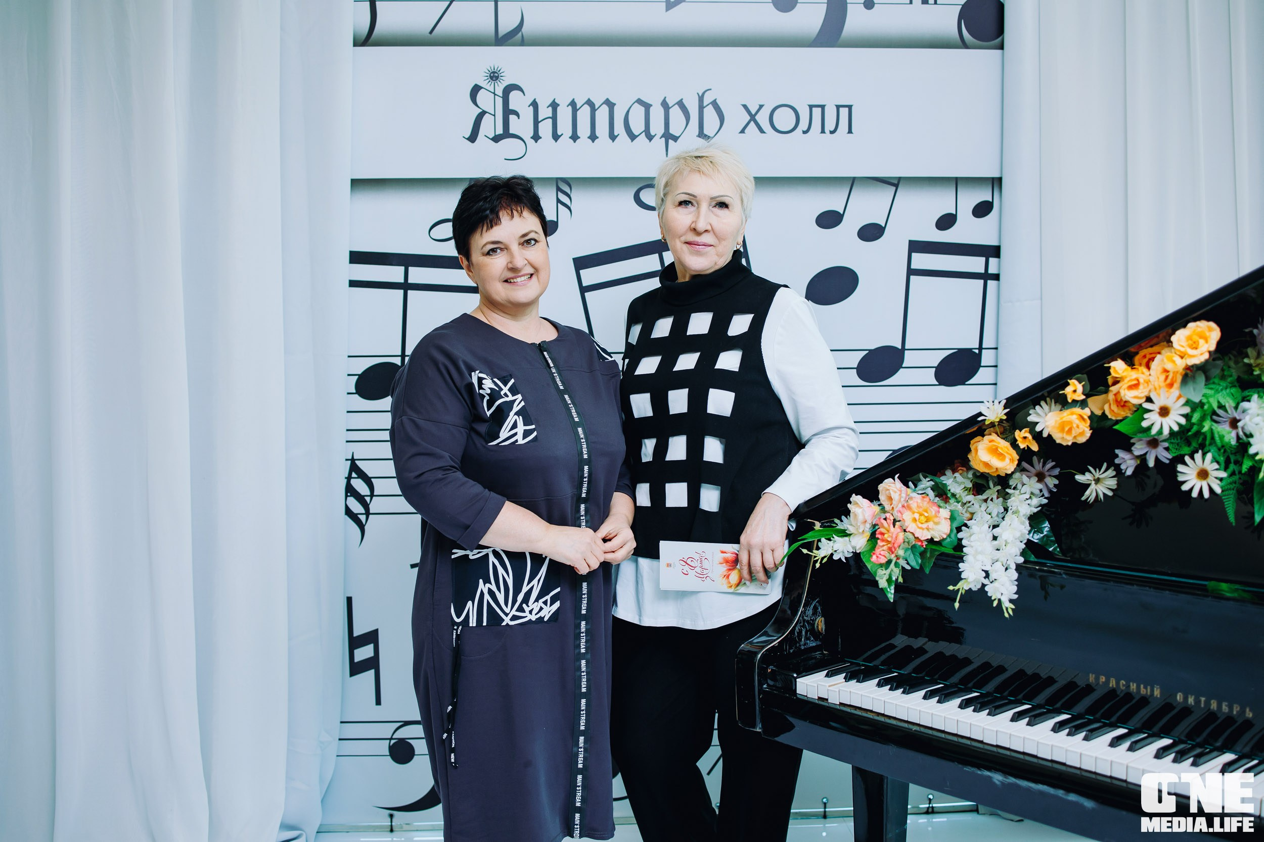 Концерт 8 марта в Янтарь холл. One Media Life: фоторепортажи, фотоотчеты с мероприятий и заведений