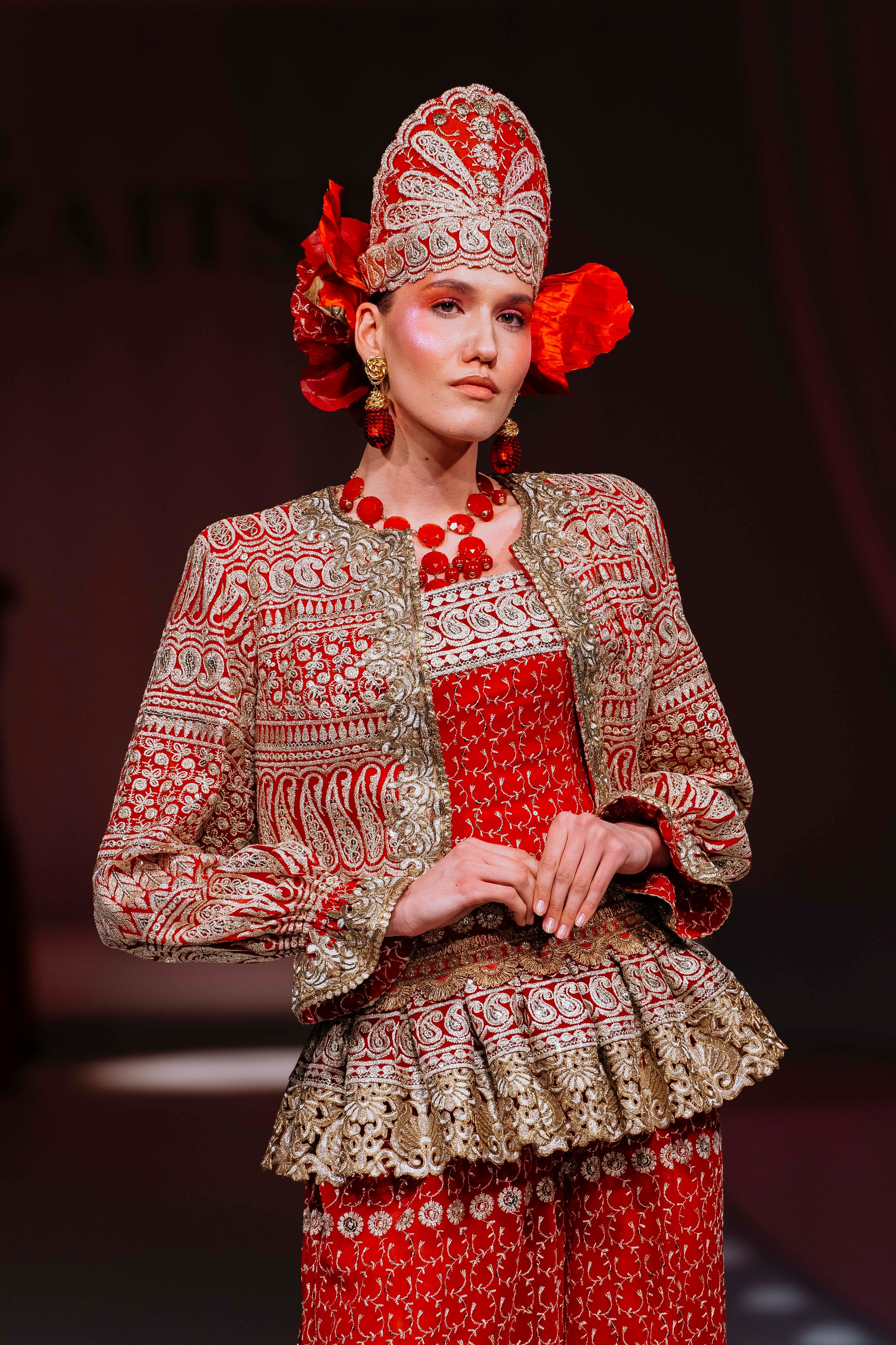 «Краски жизни» Московский Дом Моды Вячеслава Зайцева. Профессиональный портретный фотограф в Москве Владимир Глаголев