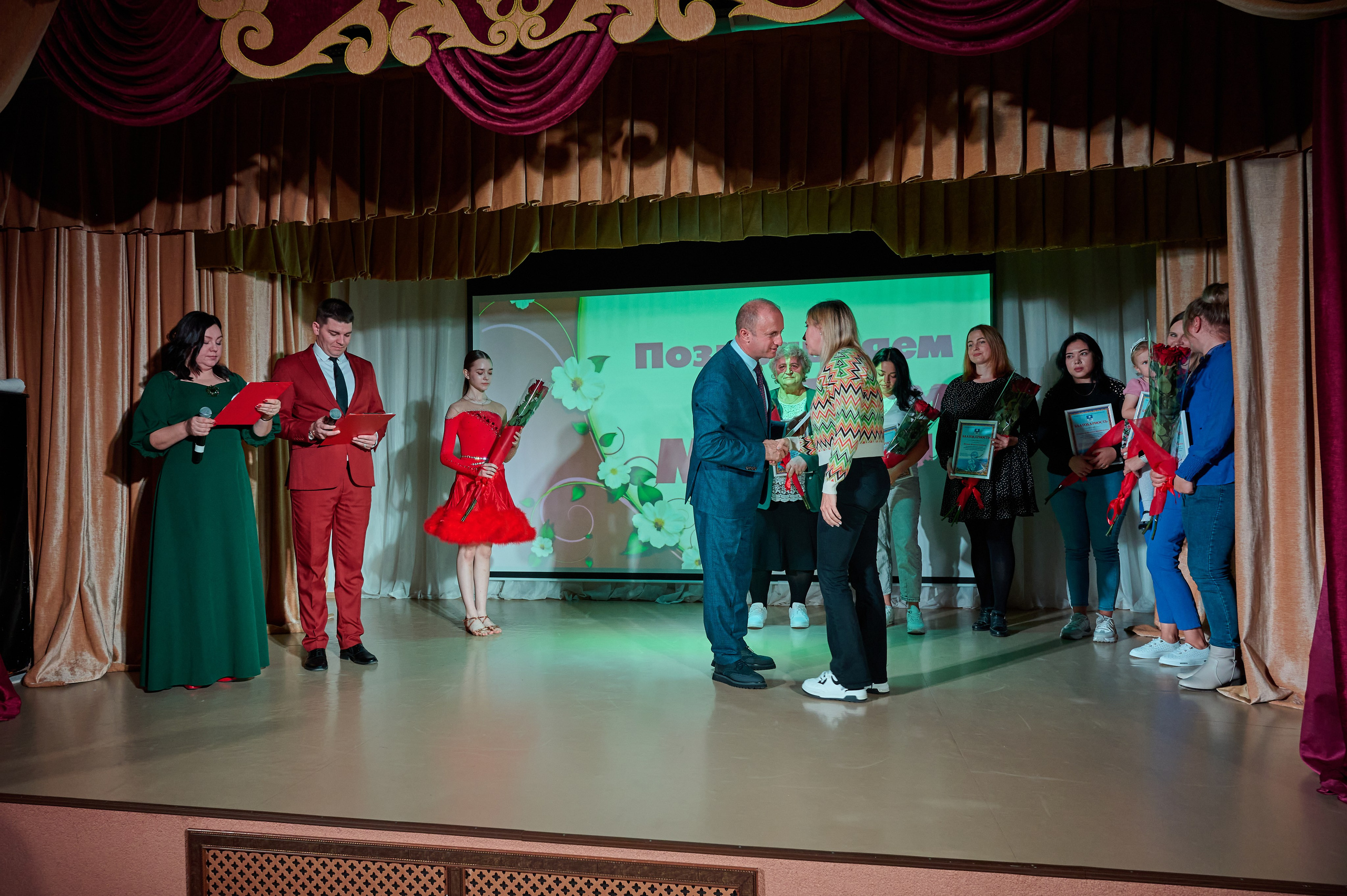 День матери ДК Виноградный. Жизнь курорта Кабардинка в фотографиях