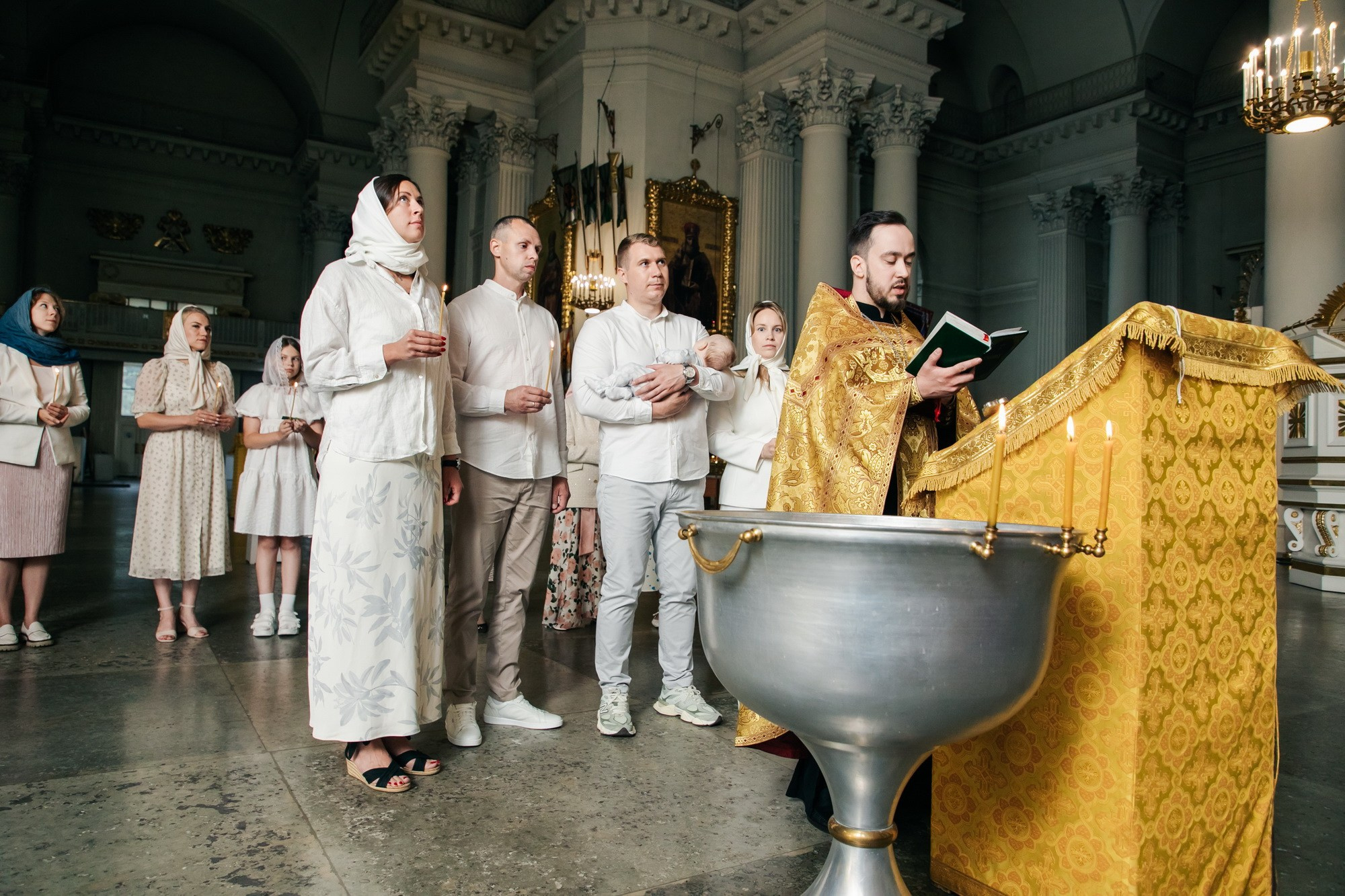 Крещение ребенка в Измайловском соборе СПб, покрестить в питере, цена крещения спб, сколько стоит крещение 2024 2023, где крестить мальчика, где крестить девочку, лучшие храмы для крещения