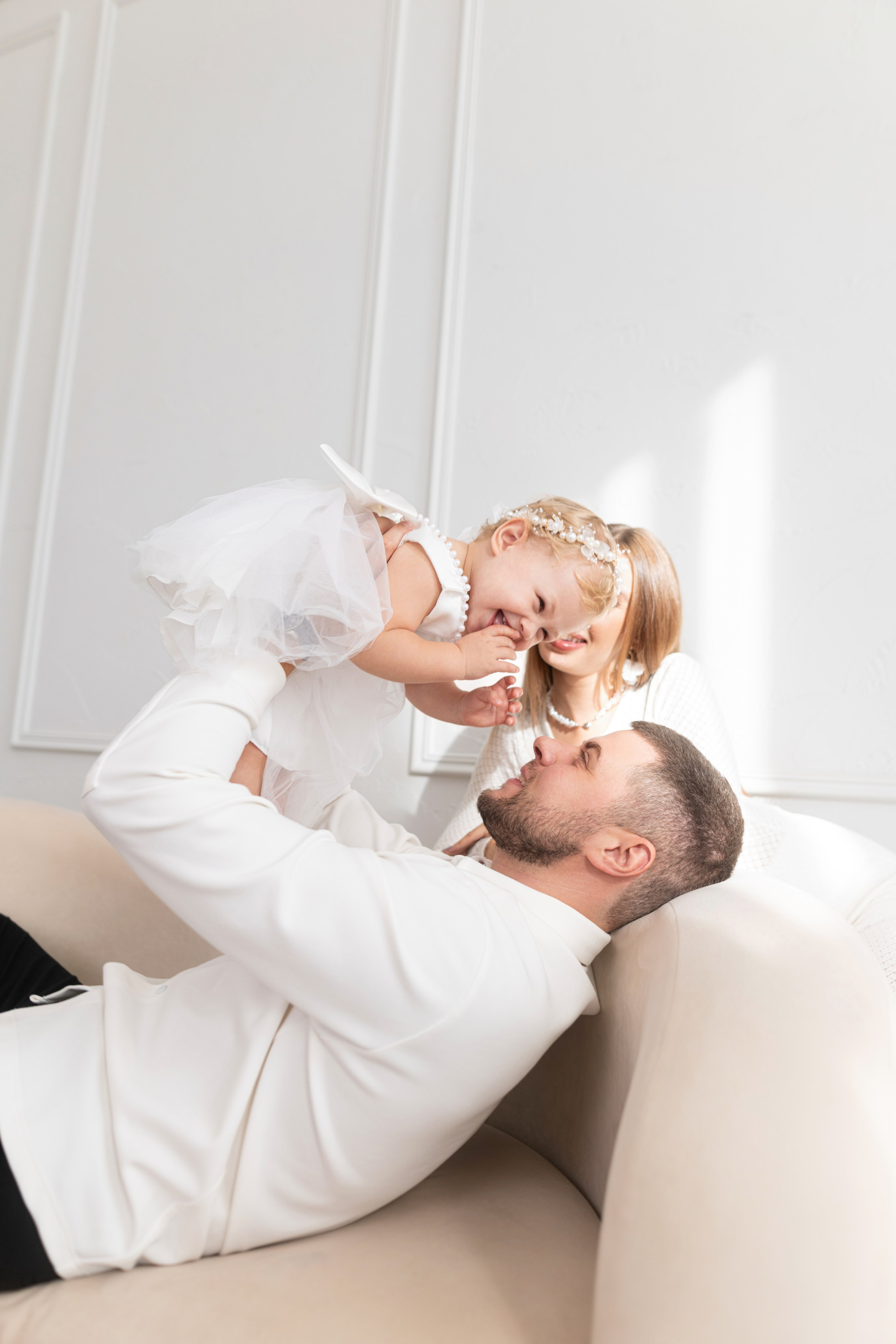 Семейная съемка для Яны и Дани в интерьере. Дмитрий Шульгин, портретный фотограф в Воронеже