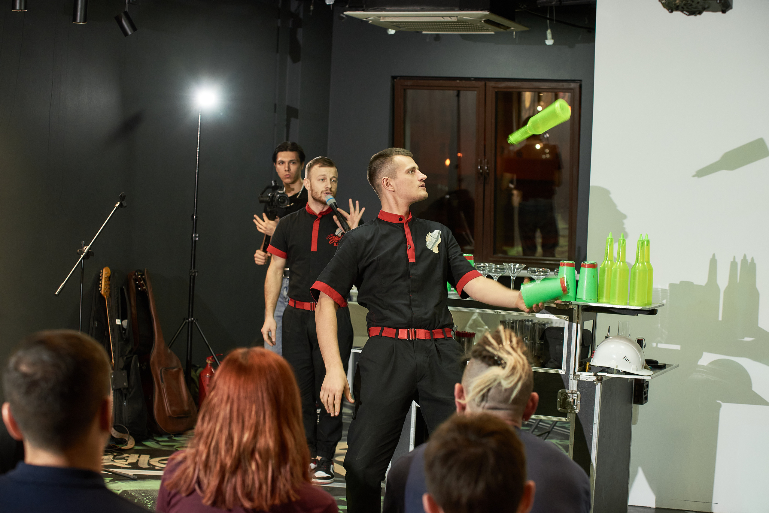 Выставка-перфоманс «Действие». Профессиональный фотограф (Краснодар) Роман Гончаров