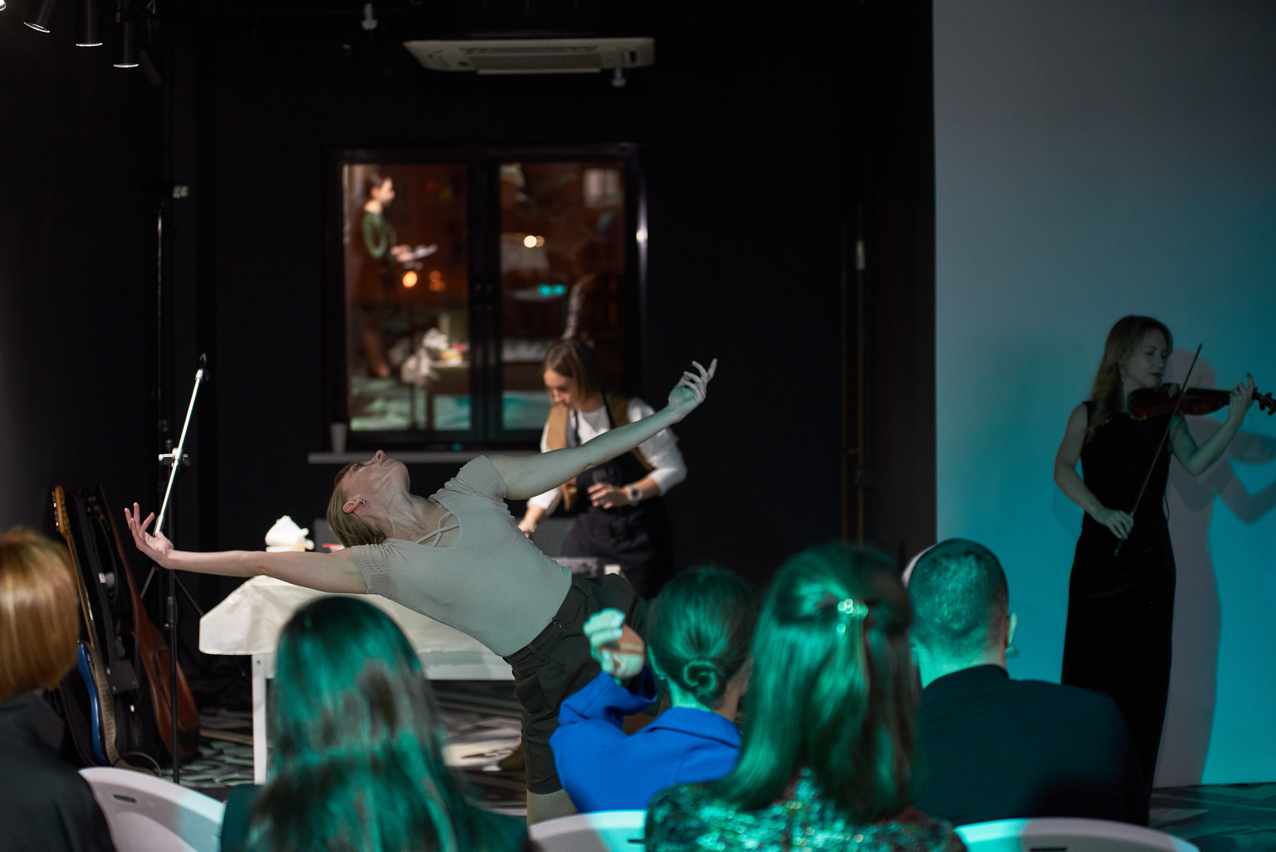 Выставка-перфоманс «Действие». Профессиональный фотограф (Краснодар) Роман Гончаров