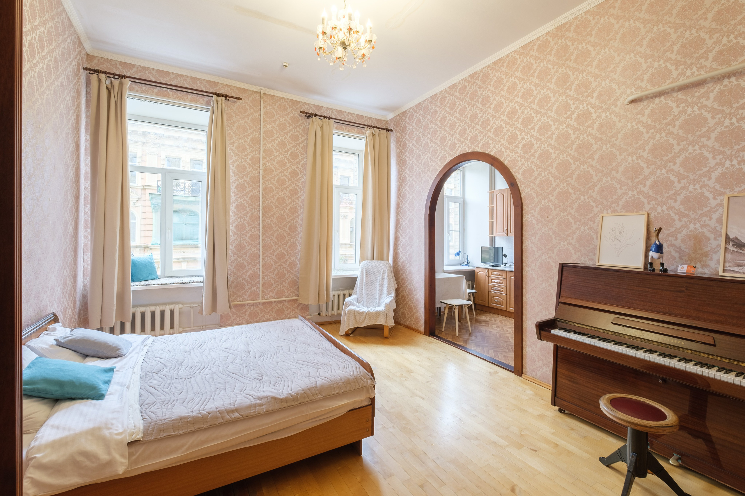 Интерьерные кадры различных объектов: от небольших квартир до баз отдыха. Интерьерный фотограф в Санкт-Петербурге Михаил Азаров. Печать и продажа фотографий