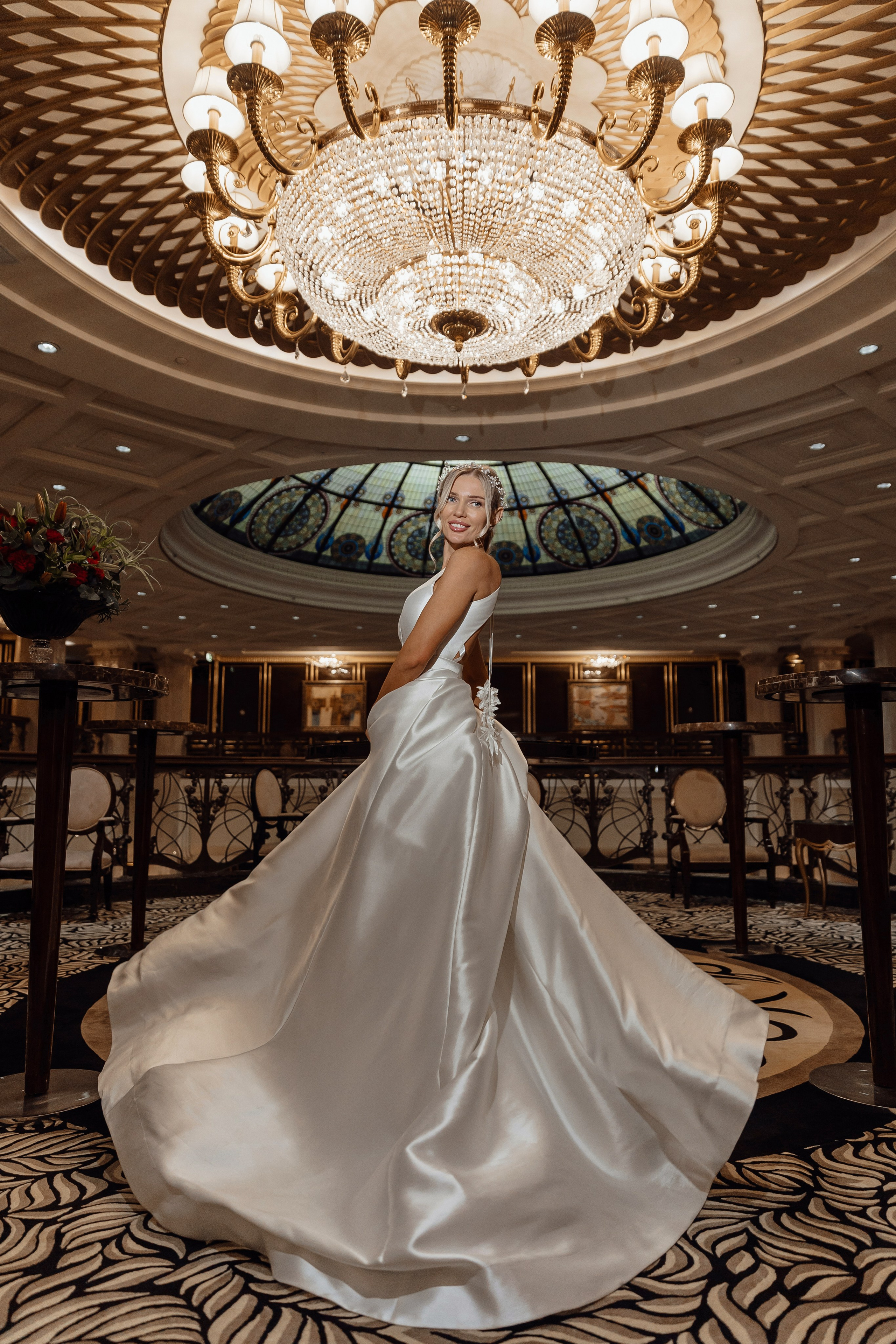 свадебная фотосессия в отеле st. regis Москва Никольская