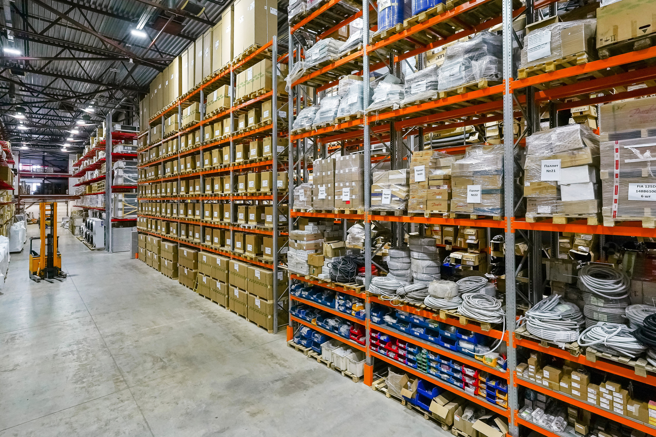 Промышленная съемка складских помещений в Мытищах