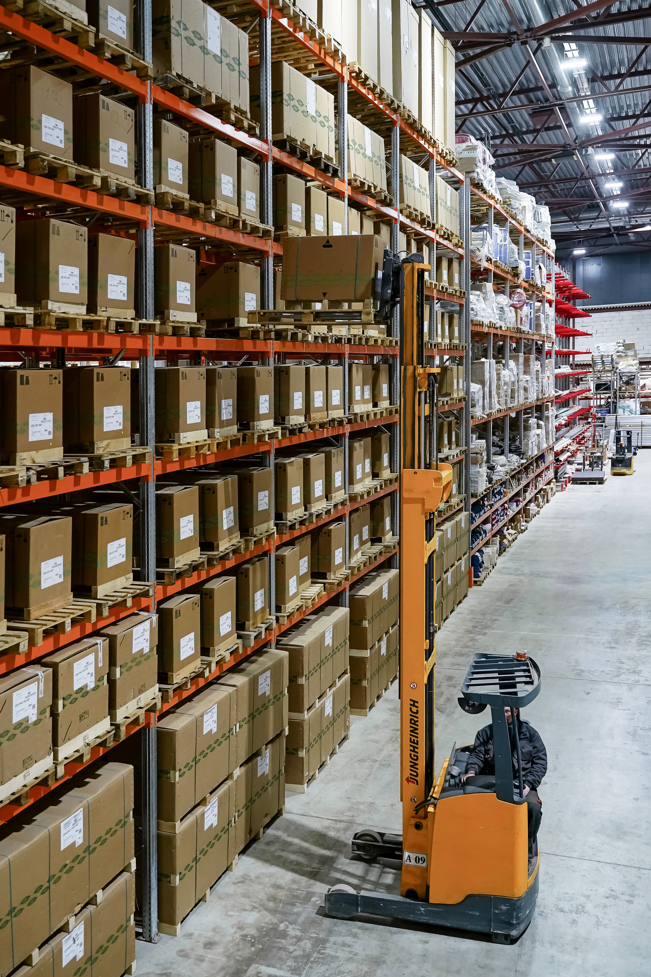 Промышленная съемка складских помещений в Мытищах