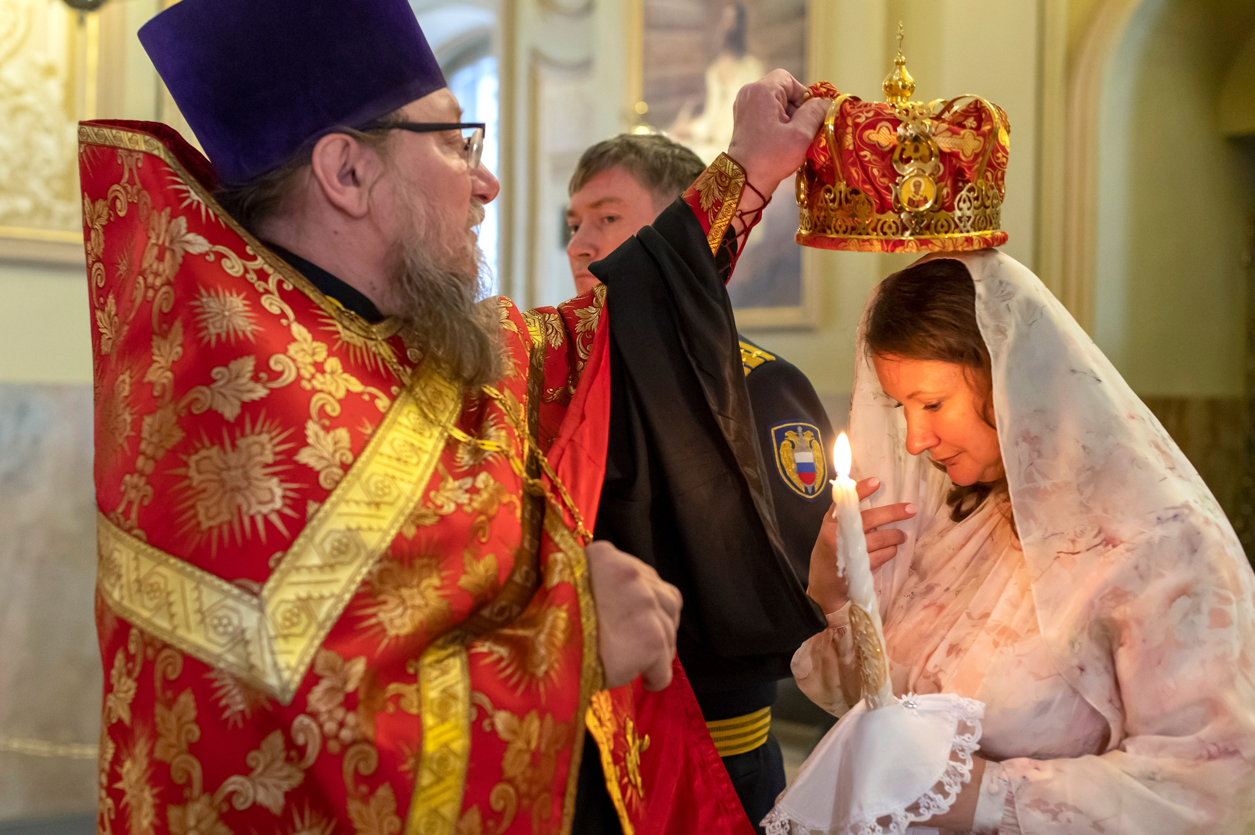 Венчание в храме Климента Папы Римского на Третьяковской. Свадебный и семейный фотограф в Москве Ирина Гончарова