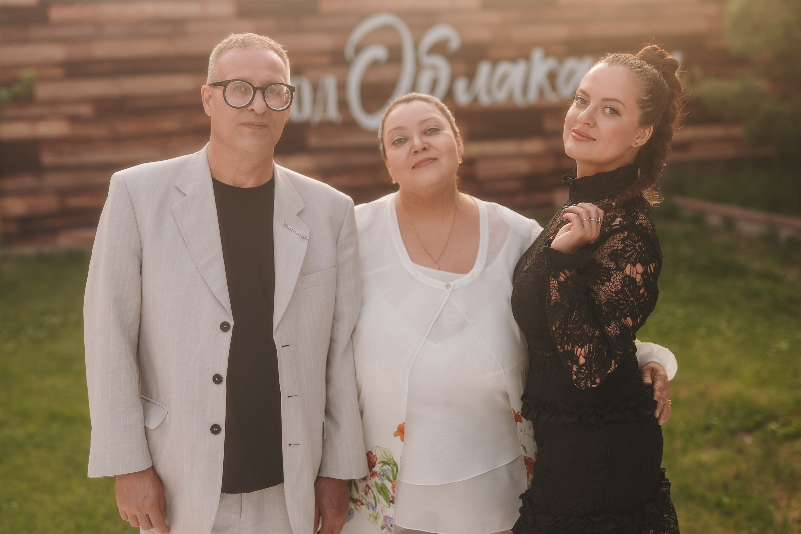 Свадьба 7 июня 2026 года — фотосессия, ЗАГС и банкет в шатре «Под облаками» в Нагаево с ведущим Артуром Ильясовым