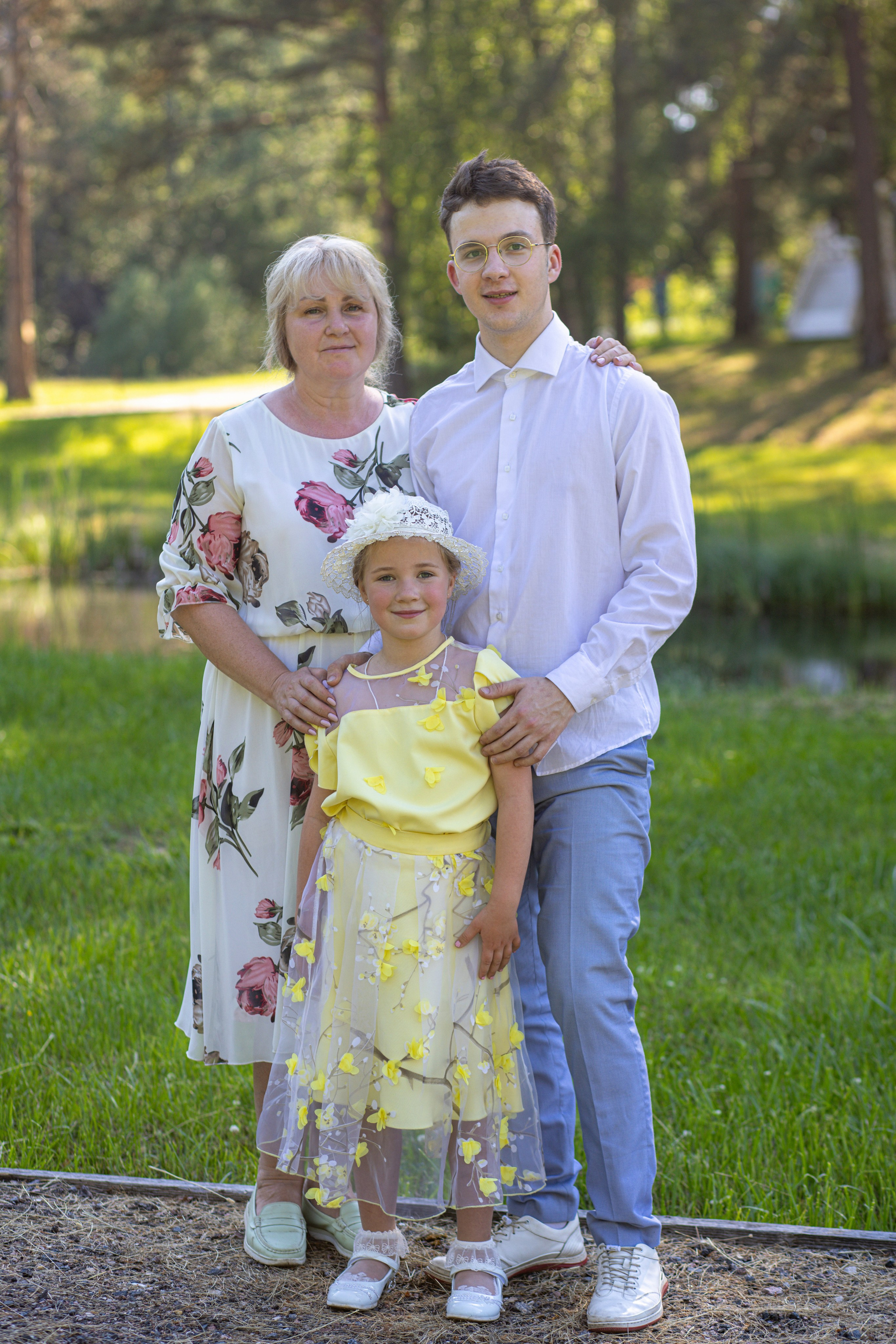 Фотосессия на выпускной. Школа № 12, 11 класс, 2024 г. Студия выпускных альбомов Остров