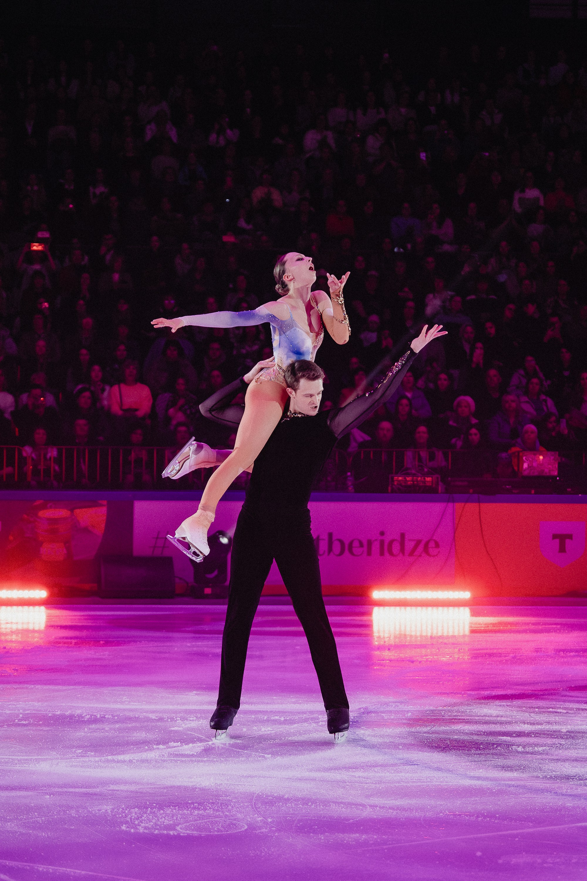 Шоу Этери Тутберидзе в Новосибирске. Воробьева Ксения — Спортивный и танцевальный фотограф Новосибирск