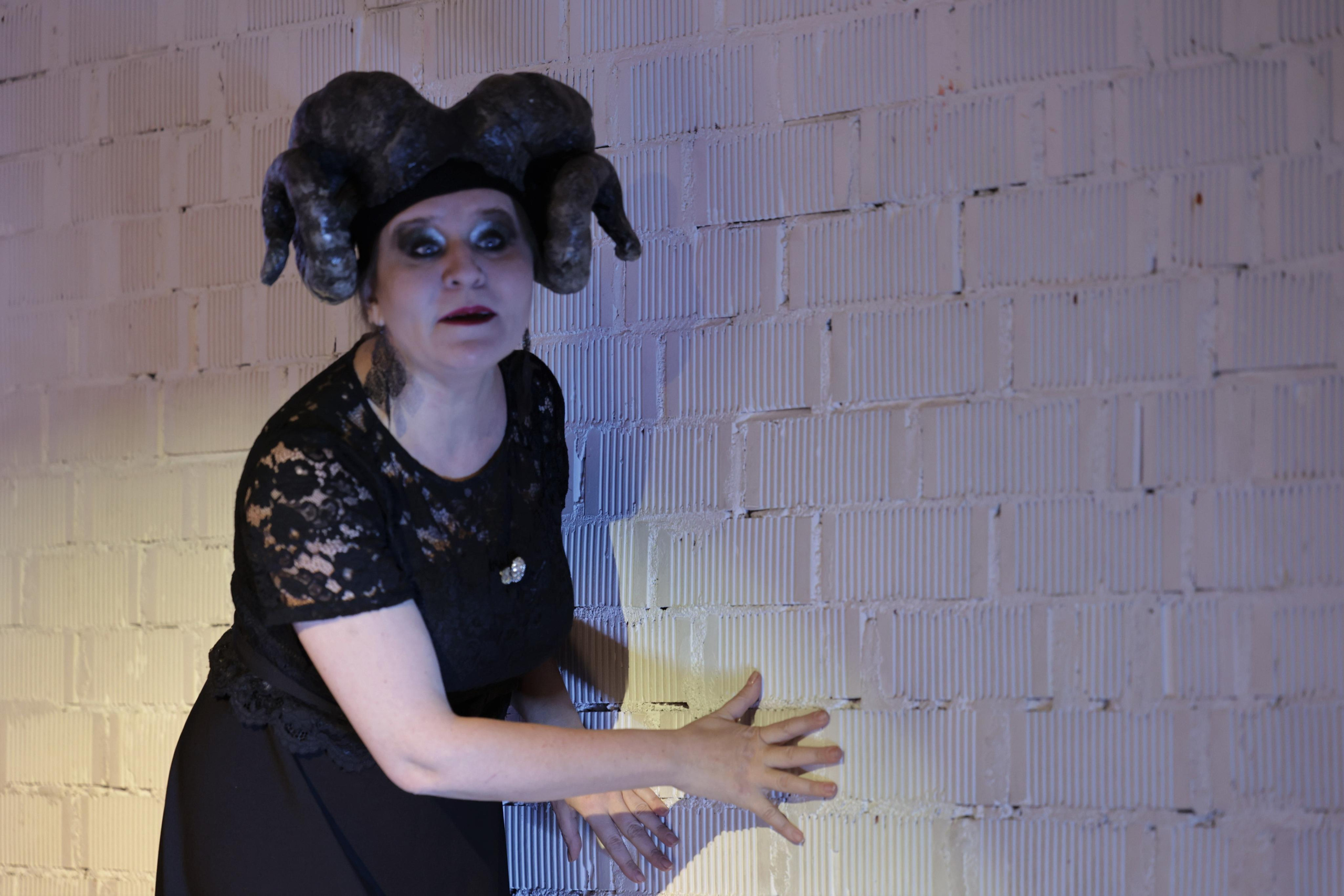 «DOSTOGOGOL.BEACH» Лаборатория АКТ-2 Gogol School. Москва, улицы, театр и артисты, друзья и мир фото Владимир Кашицин