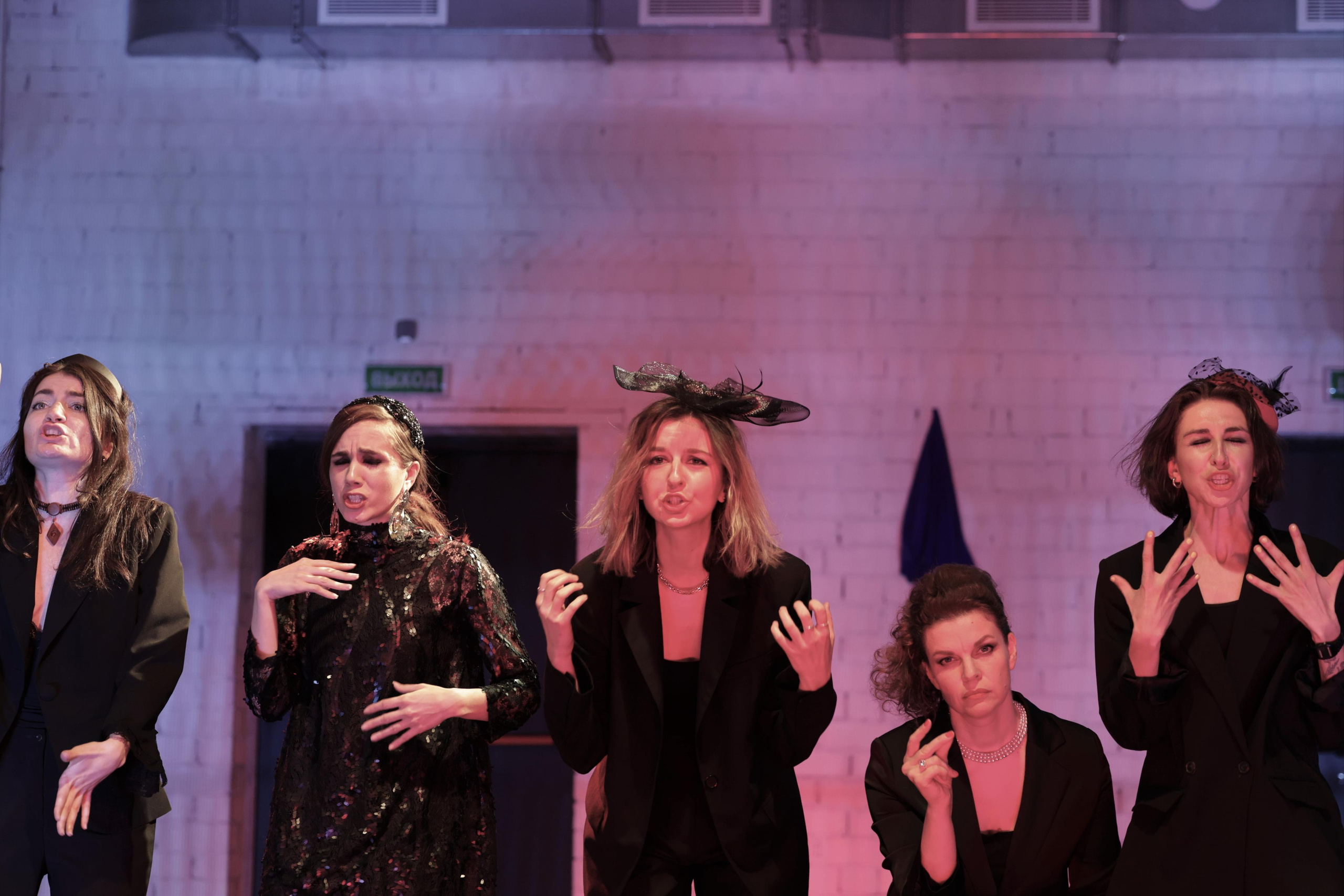 «DOSTOGOGOL.BEACH» Лаборатория АКТ-2 Gogol School. Москва, улицы, театр и артисты, друзья и мир фото Владимир Кашицин