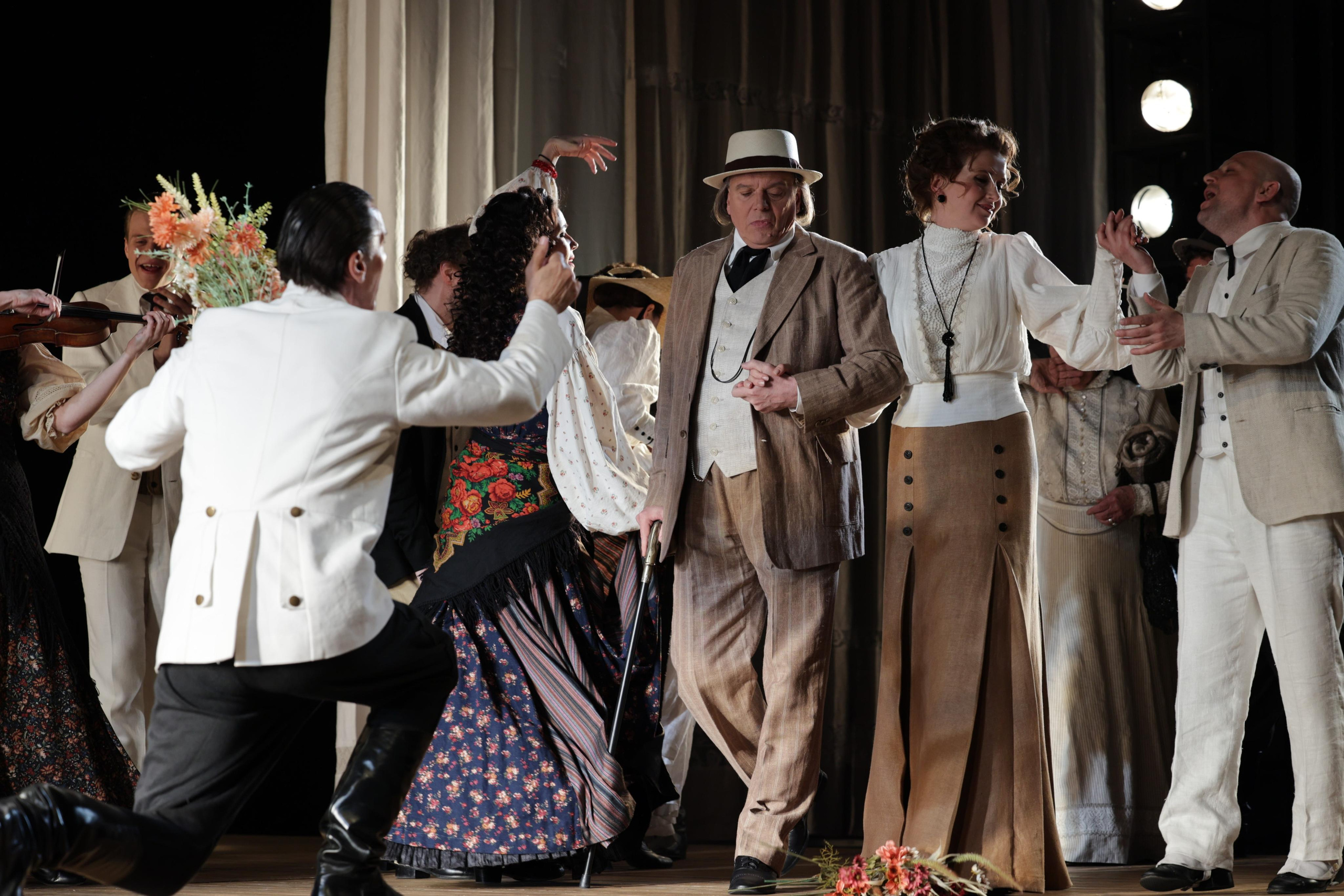 «ДЯДЯ ЖОРЖ». Театр Сатиры. Москва, улицы, театр и артисты, друзья и мир фото Владимир Кашицин