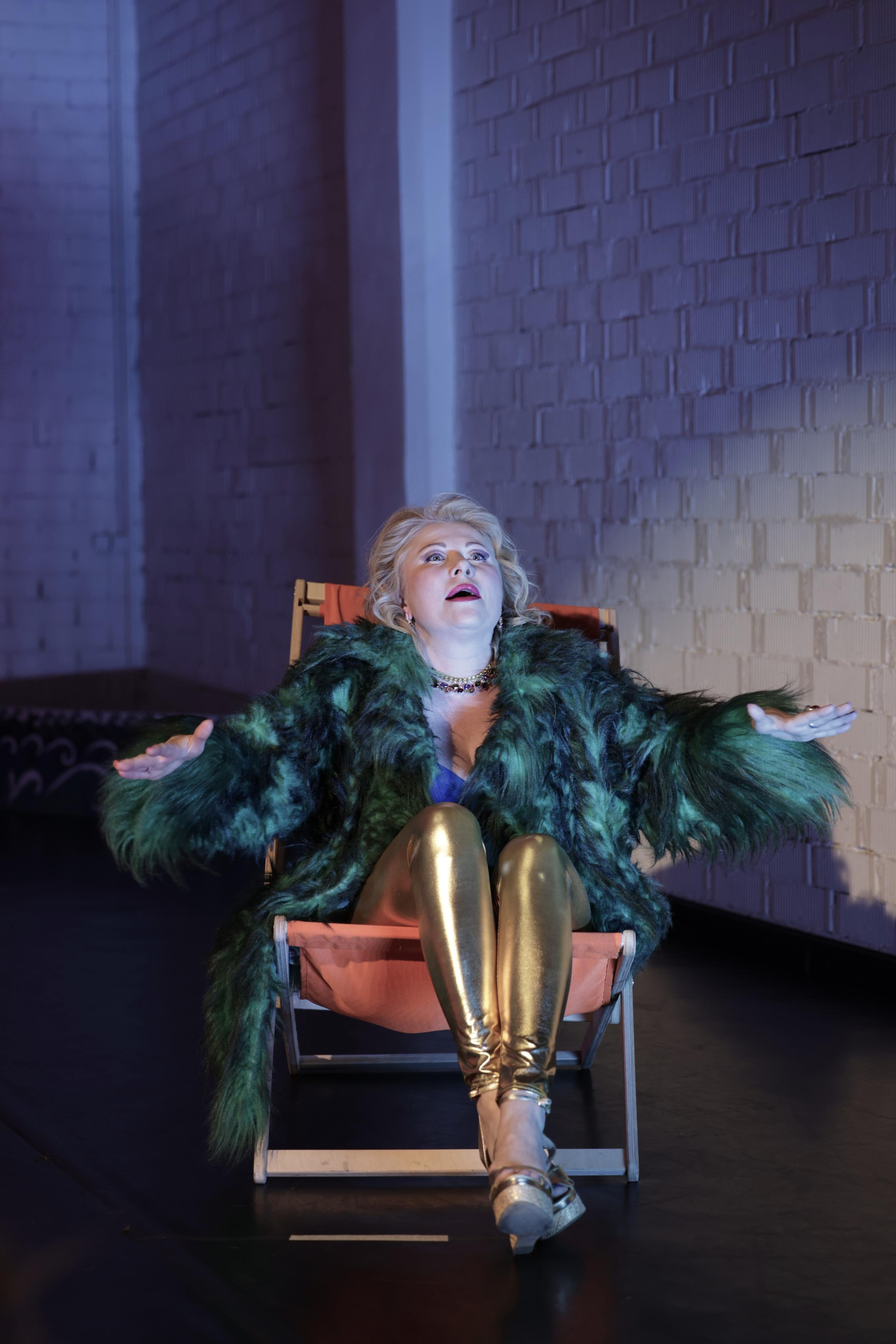 «DOSTOGOGOL.BEACH» Лаборатория АКТ-2 Gogol School. Москва, улицы, театр и артисты, друзья и мир фото Владимир Кашицин