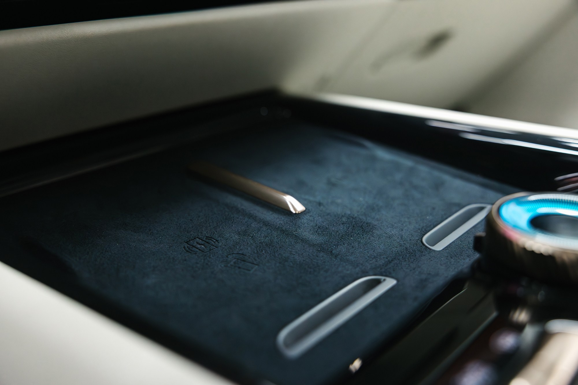 Lynk & Co 900 Ultra 2,0hyb 4WD AT (734 л. с.), 2025 г, 2,0 л бензин. Автосалон «Х-Авто»