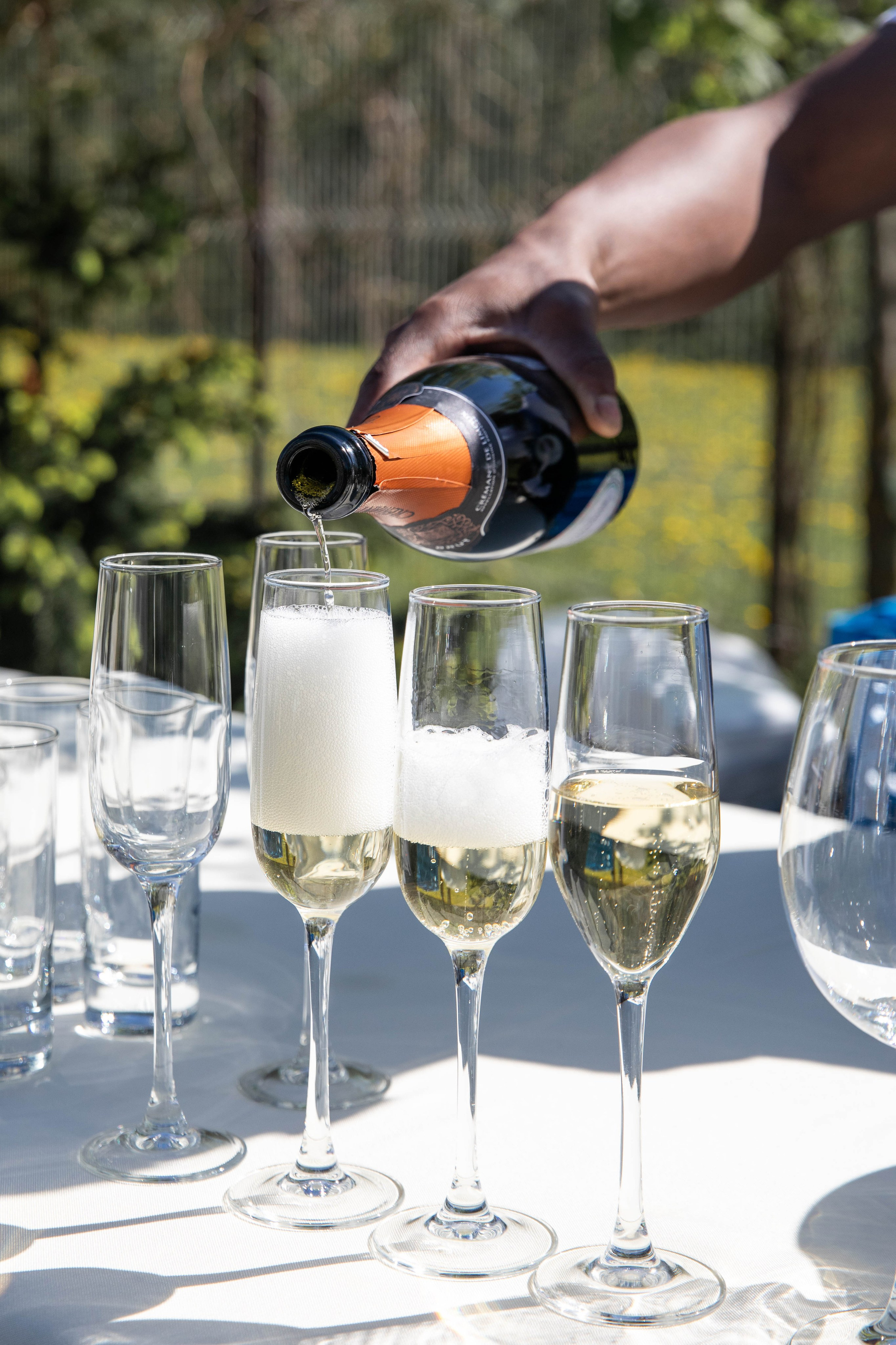 Аренда загородного дома для свадьбы или отдыха по Ярославскому шоссе. Банкетный зал Веранда в Якушево у озера для свадеб, юбилеев, корпоративов. Официальный сайт