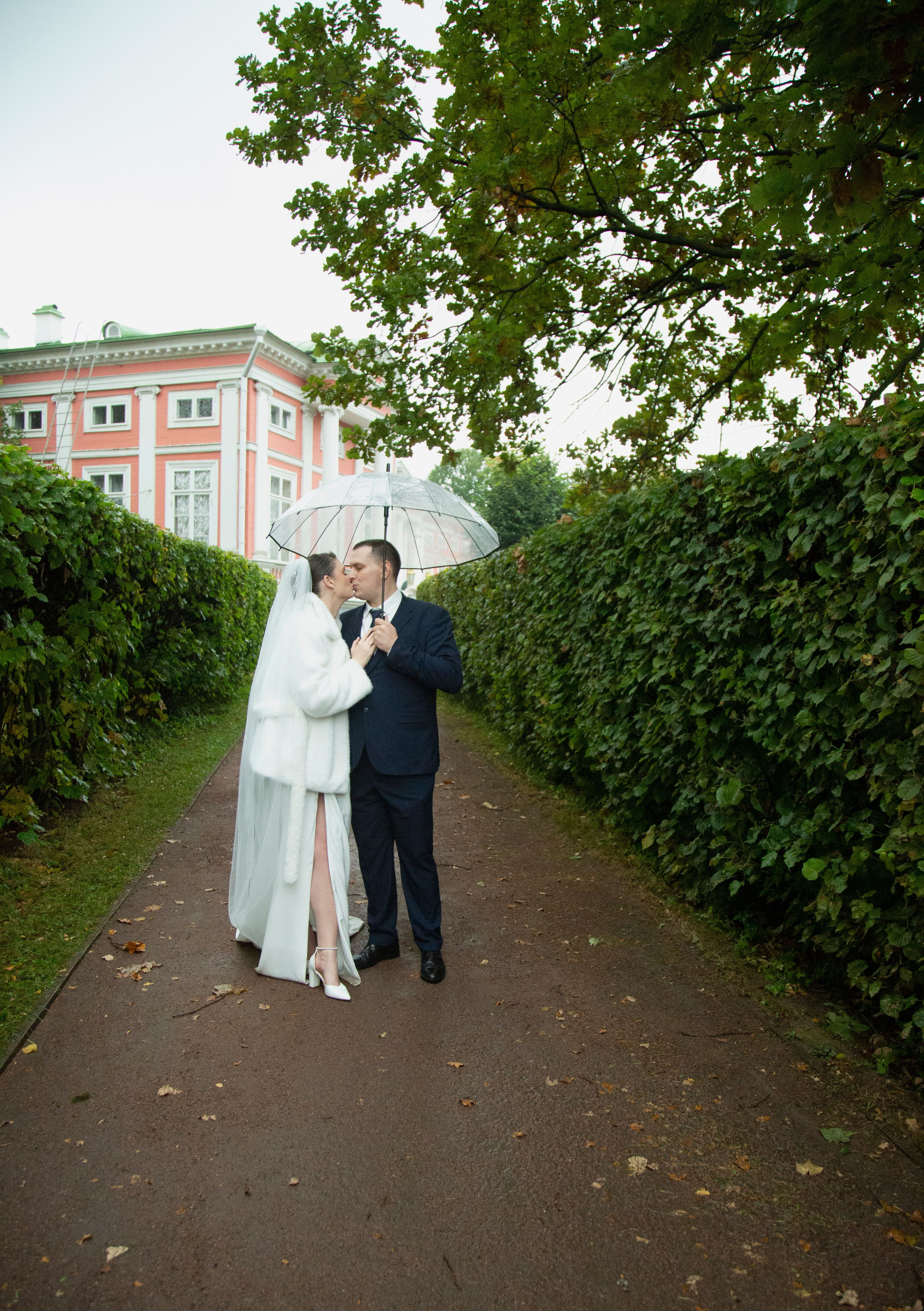 Свадебная фотосессия в усадьбе Кусково Алексея и Юлии. Фотосессия в студии в Москве от профессионального фотографа услуги по доступным ценам