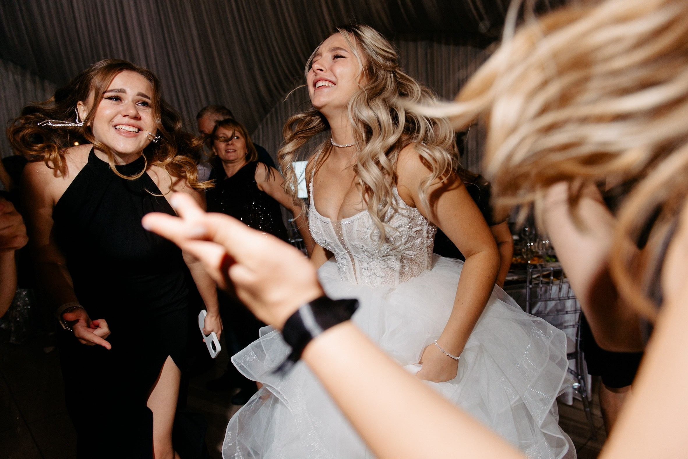 Ведущий Ураков. Подрядчики и друзья сети свадебных площадок House for wedding