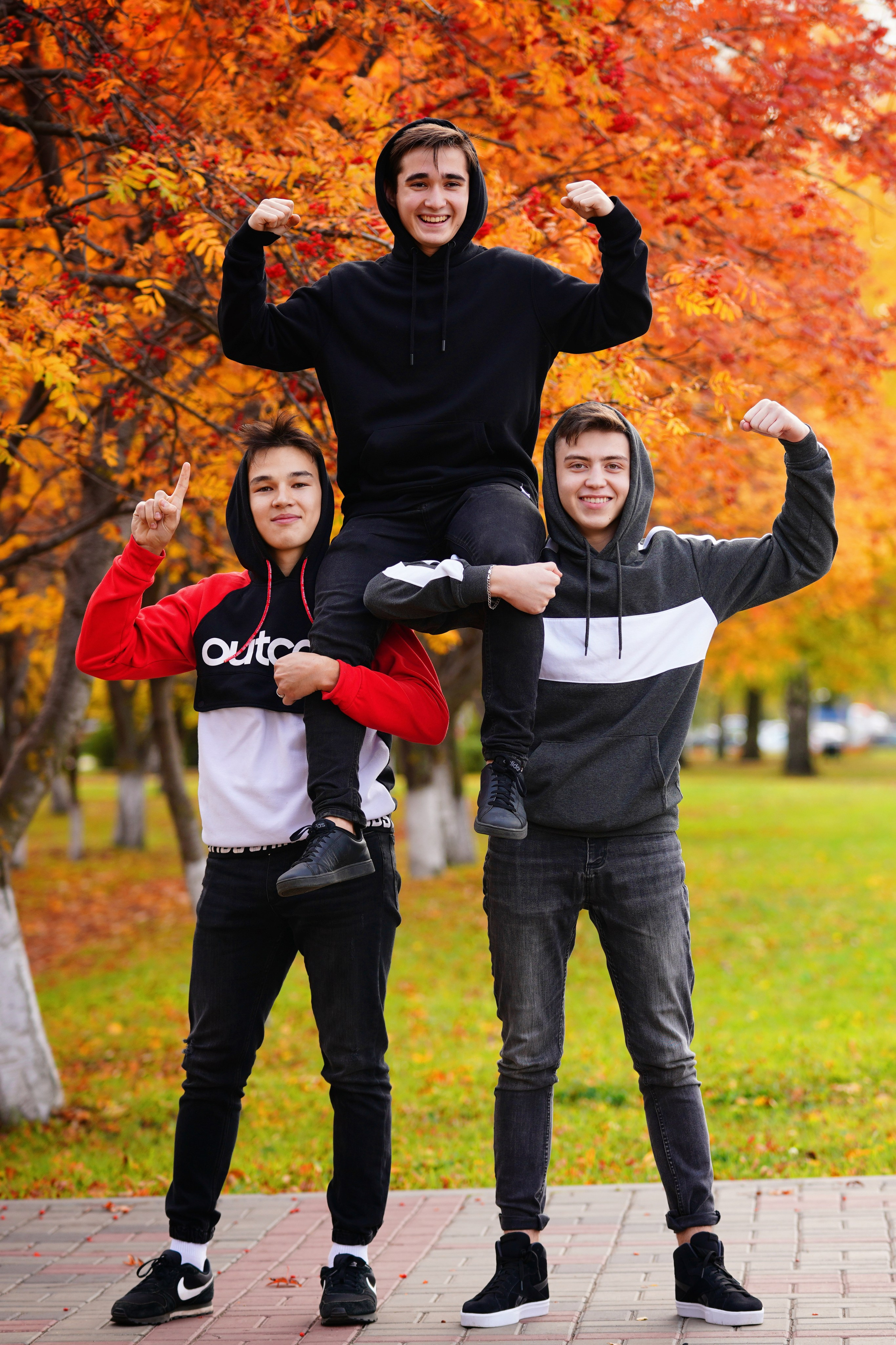 Осень 9,11 класс. Фотограф Герман