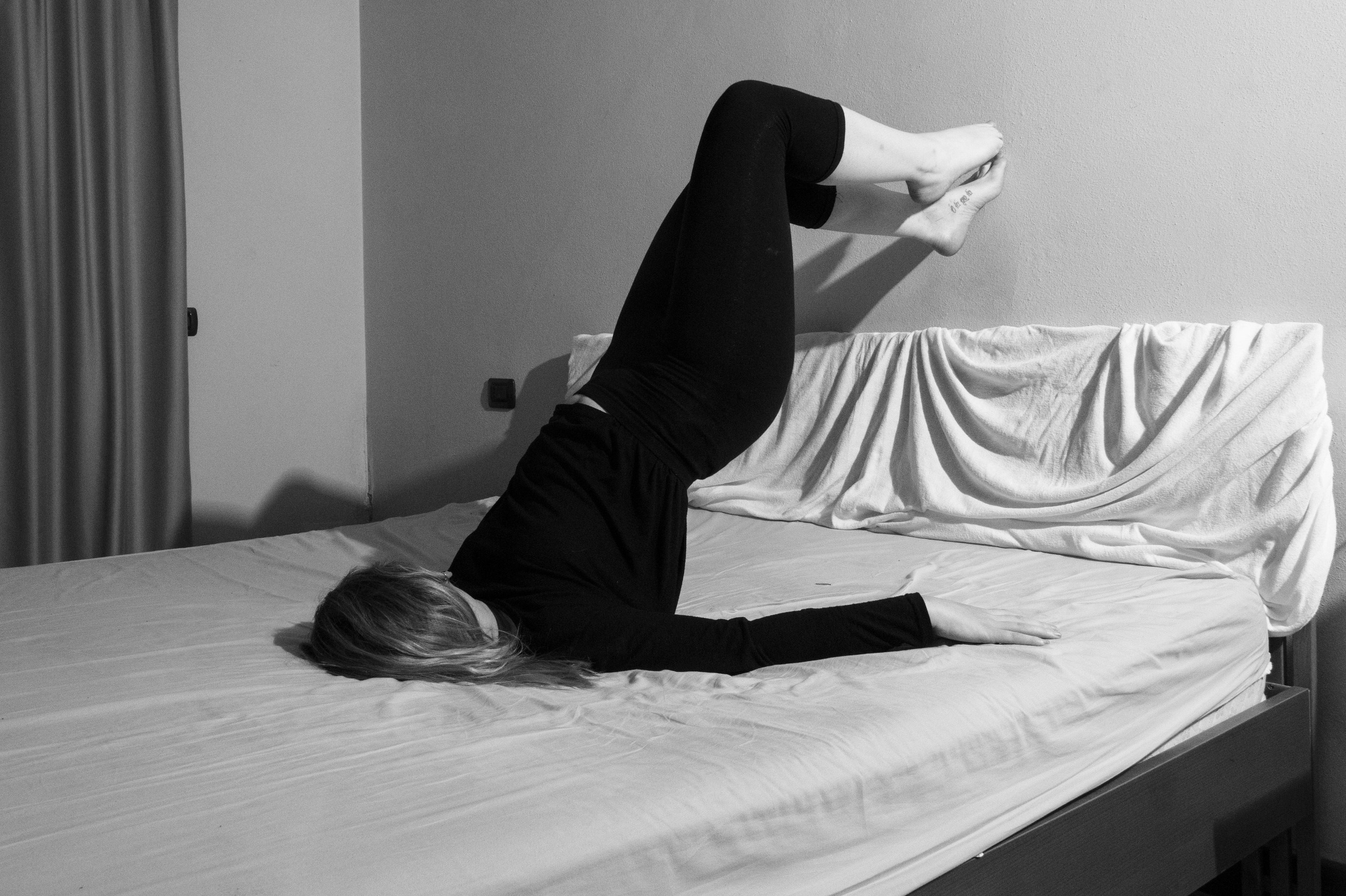 Книга Ройсин Уайт (Róisín White) «Lay Her Down Upon Her Back». Private image