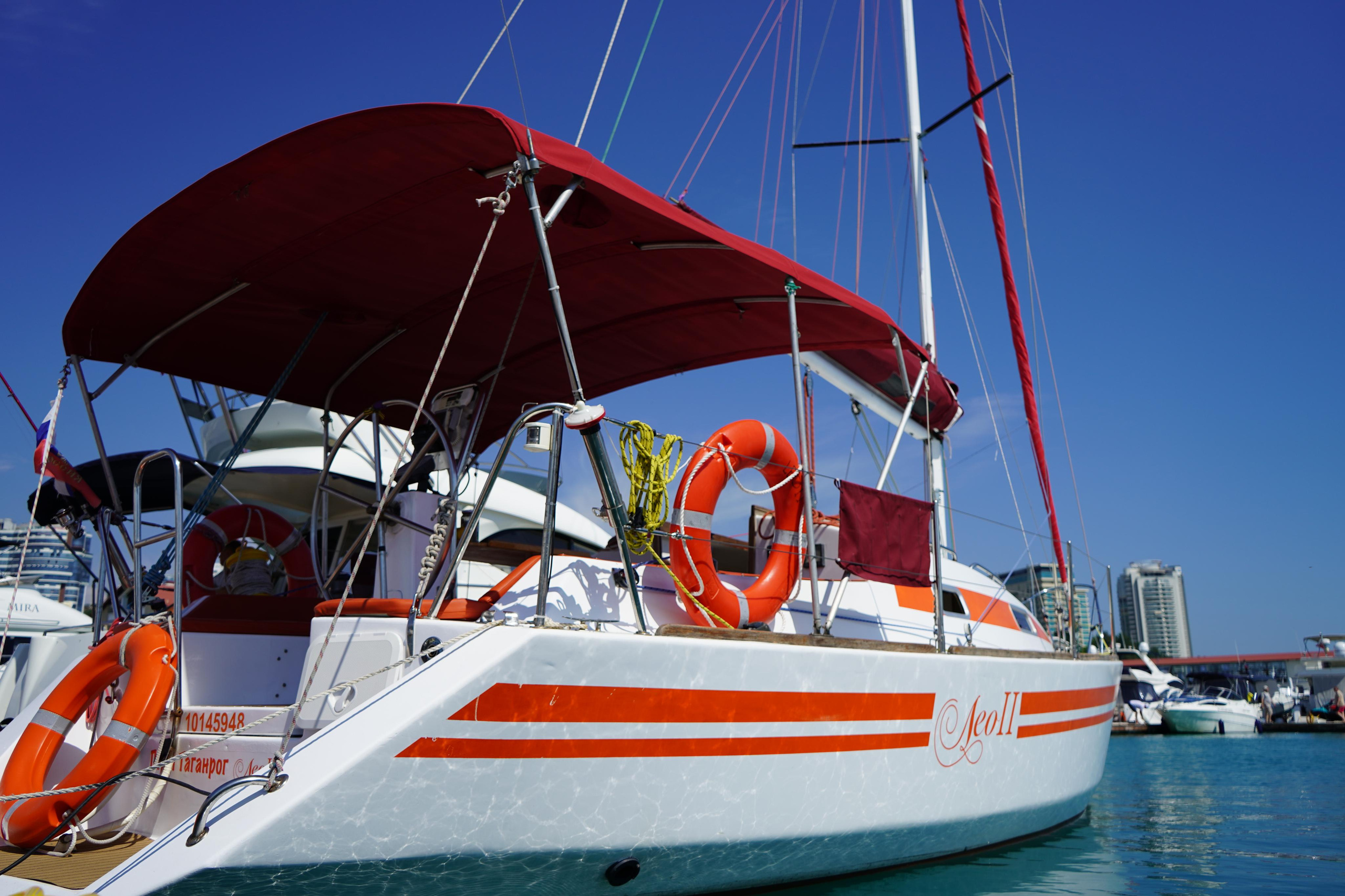 Парусно —моторные яхты и катамараны в Сочи. Аренда Яхт и Катеров в Сочи