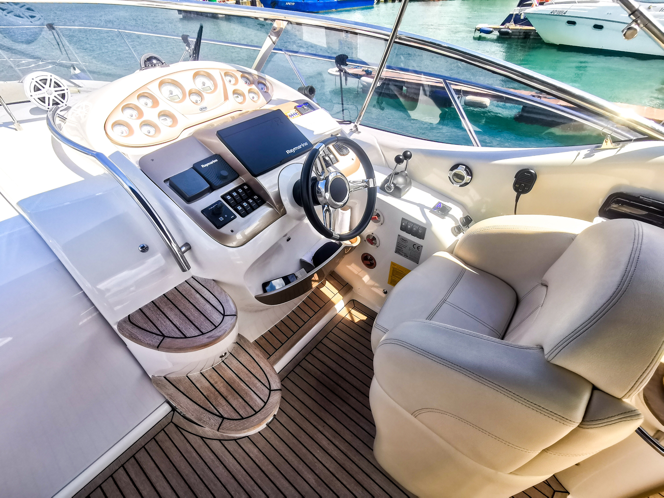 Комфорт катера в Сочи. Аренда Яхт и Катеров в Сочи