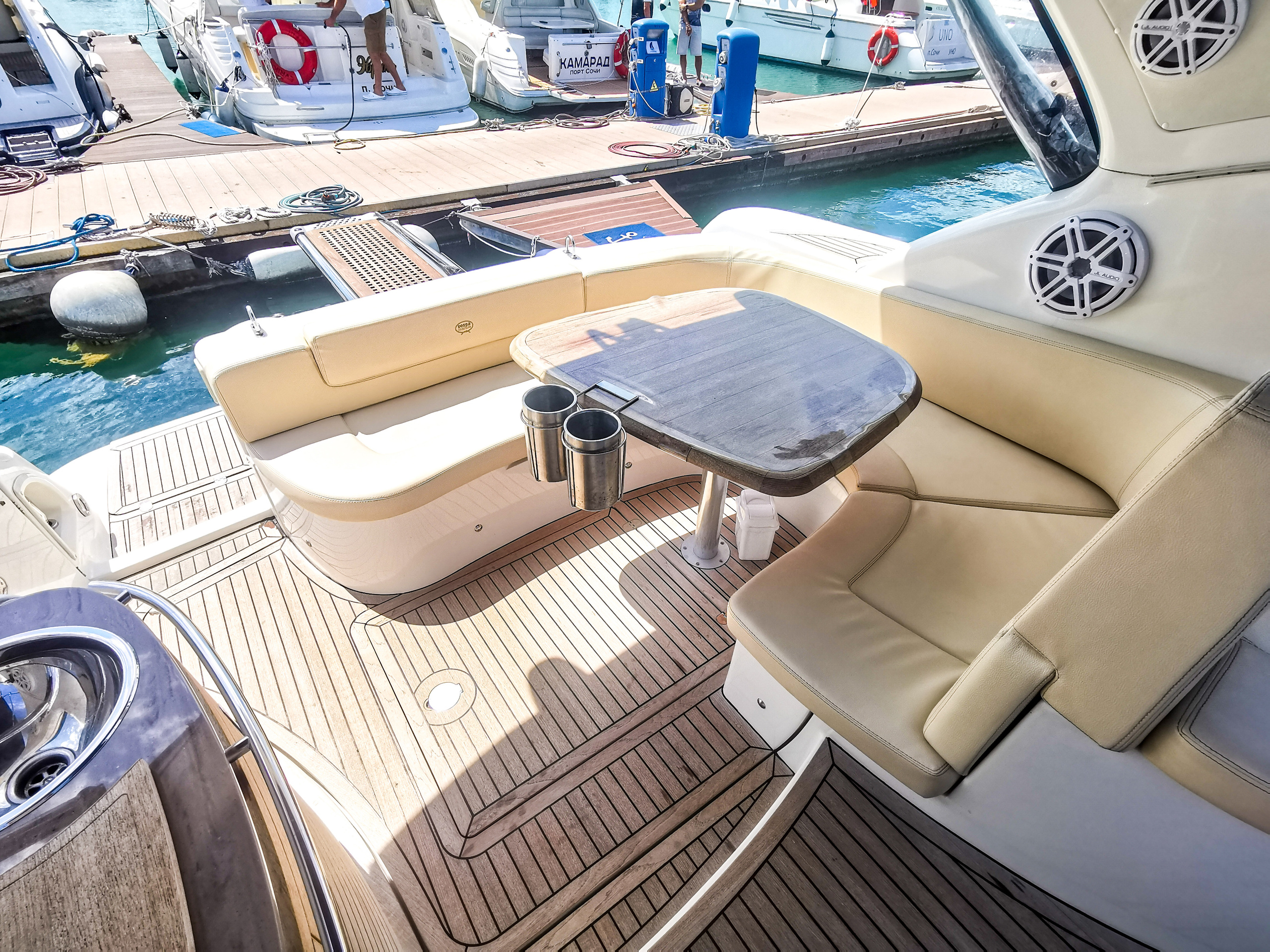 Комфорт катера в Сочи. Аренда Яхт и Катеров в Сочи