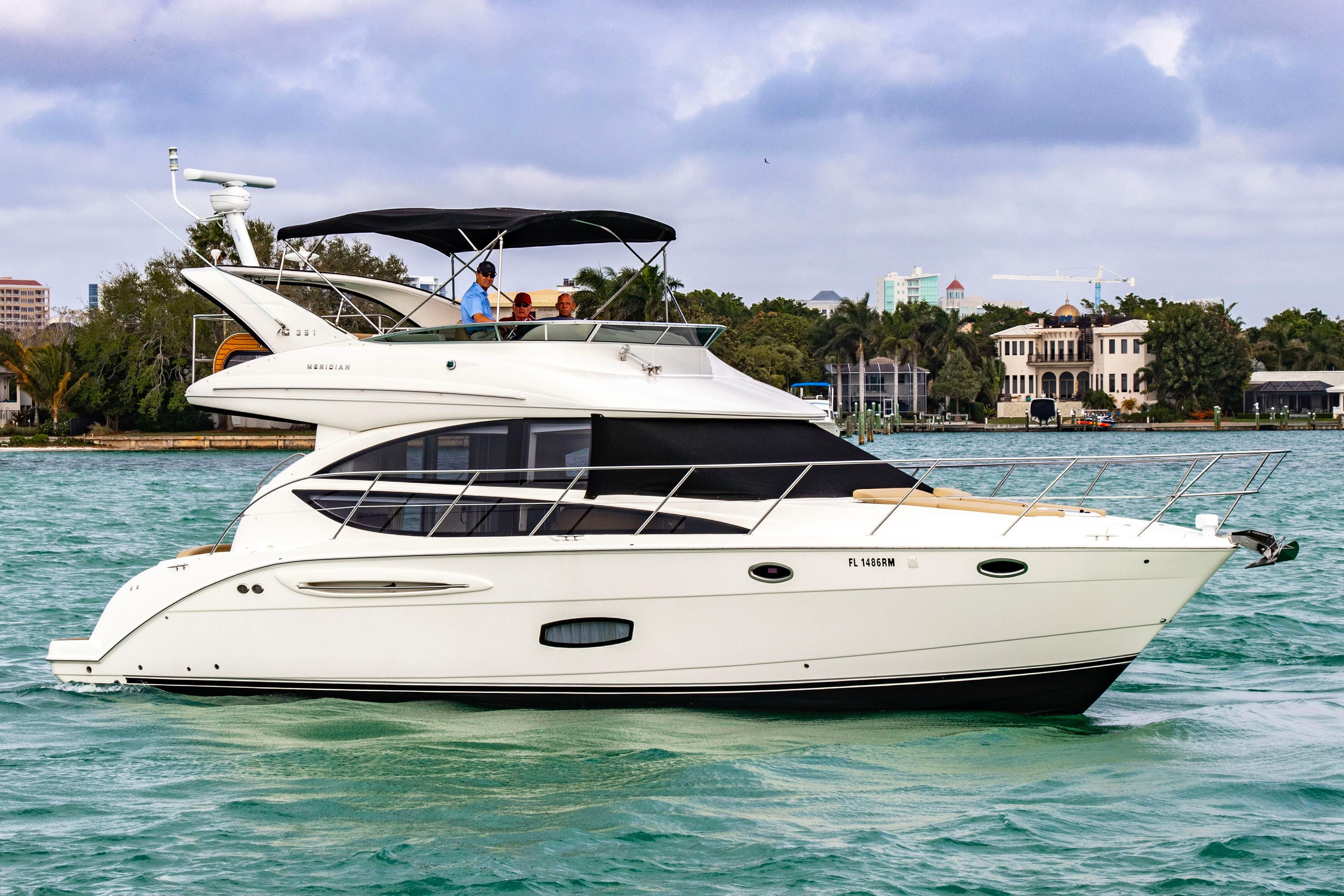 Двухпалубные яхты в Сочи. Аренда Яхт и Катеров в Сочи