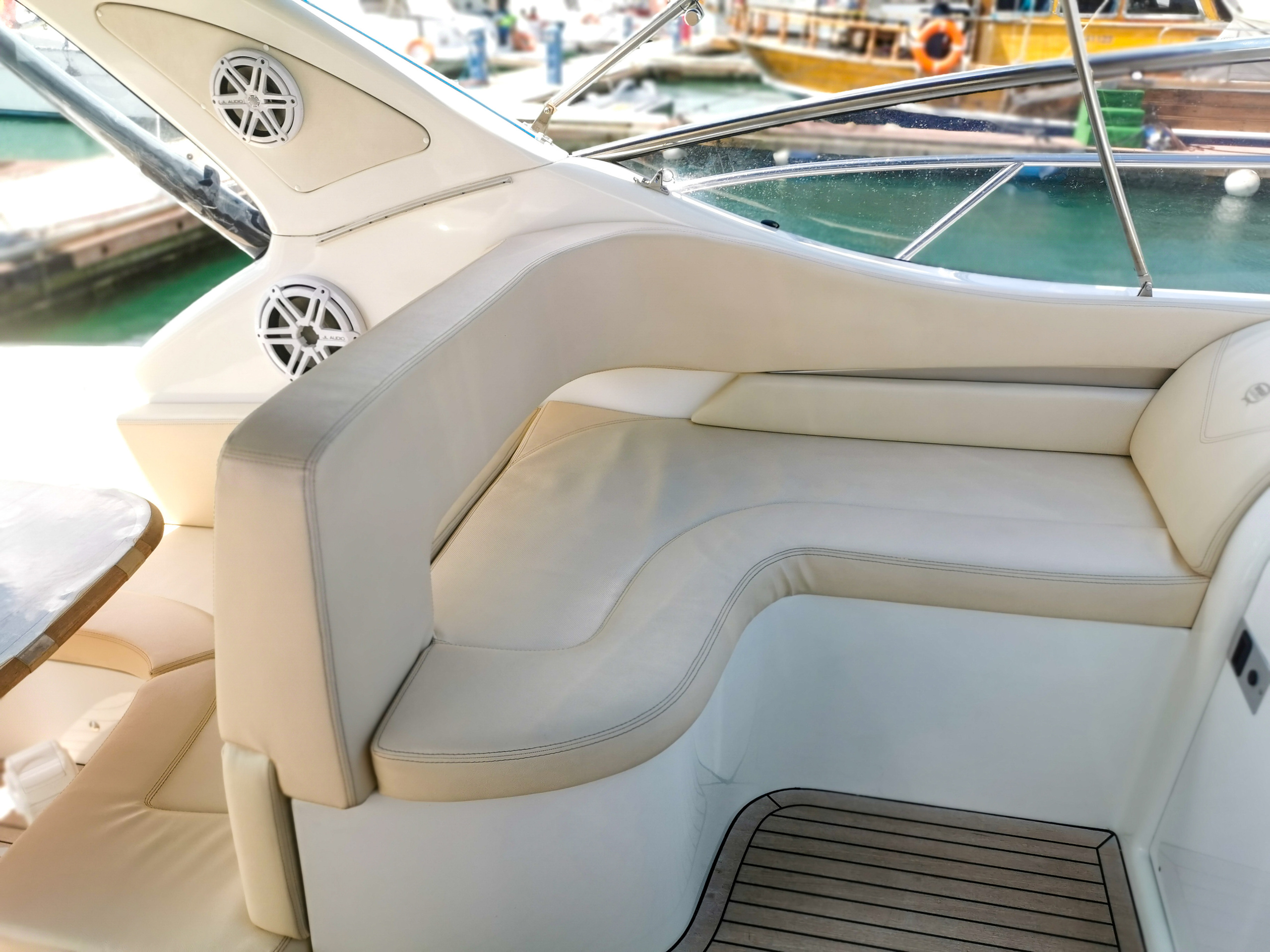 Комфорт катера в Сочи. Аренда Яхт и Катеров в Сочи