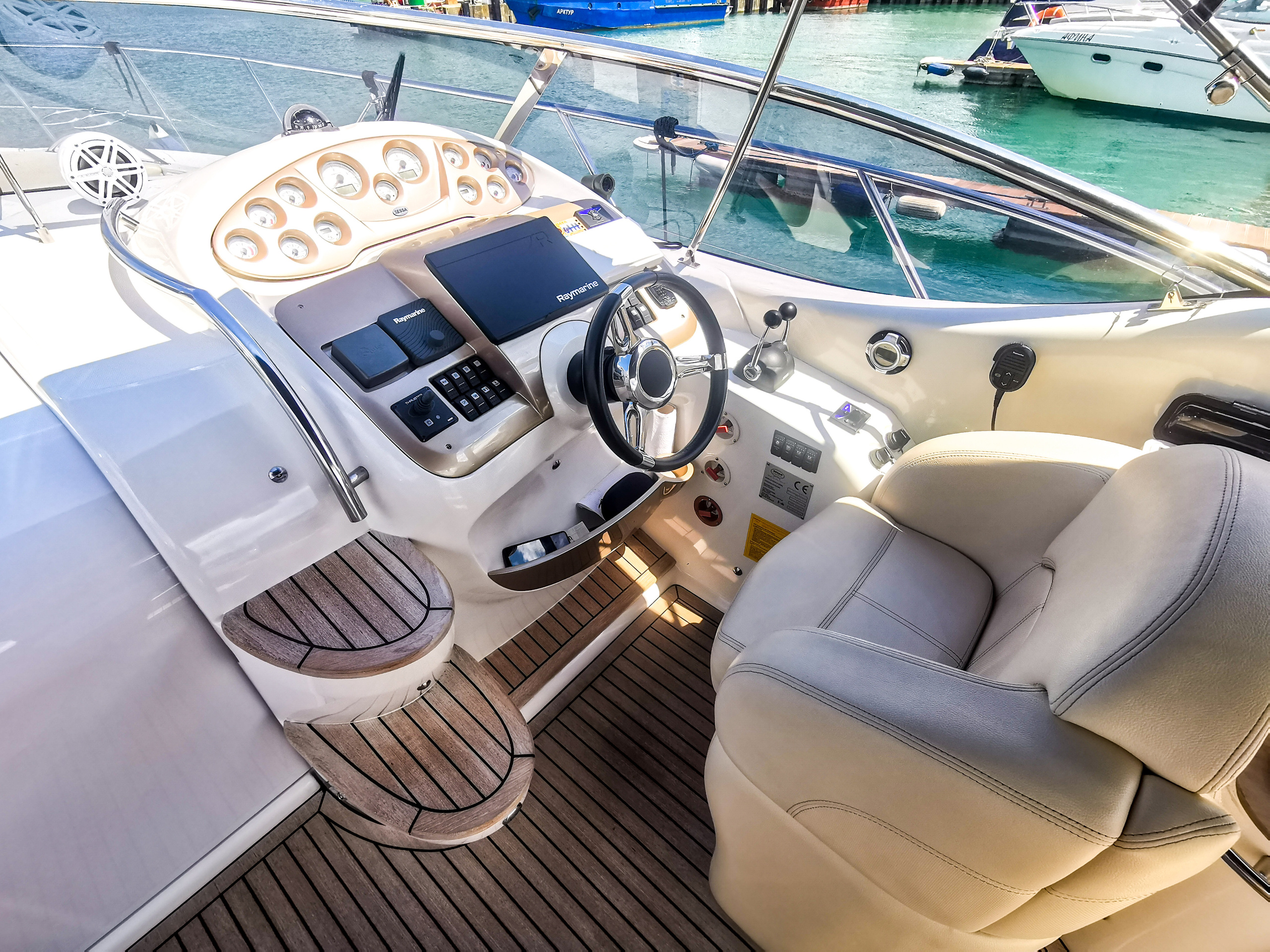 Комфорт катера в Сочи. Аренда Яхт и Катеров в Сочи