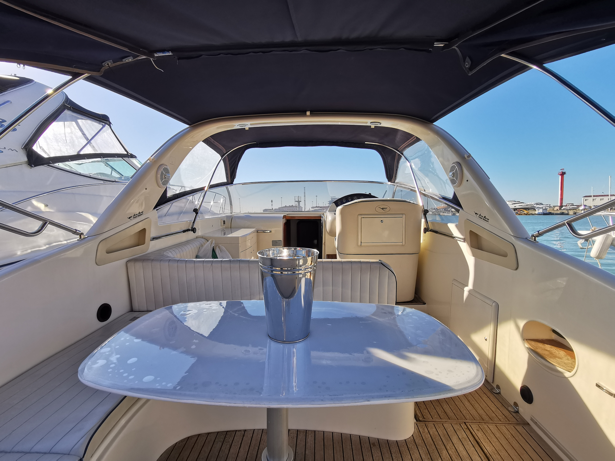 Комфорт катера в Сочи. Аренда Яхт и Катеров в Сочи