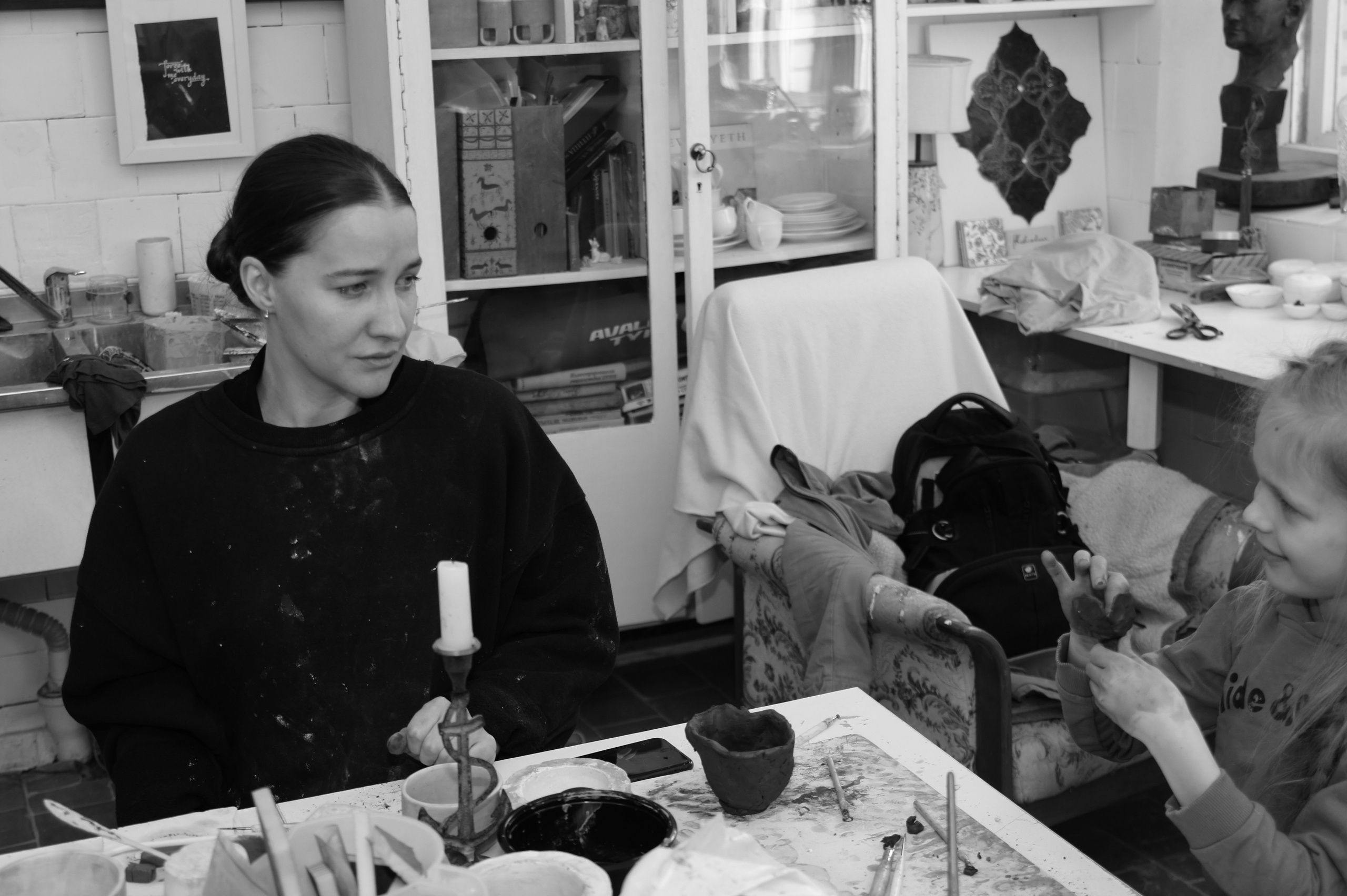 Мастерская у Нины Ковалевской. Фотограф Егор Целнаков