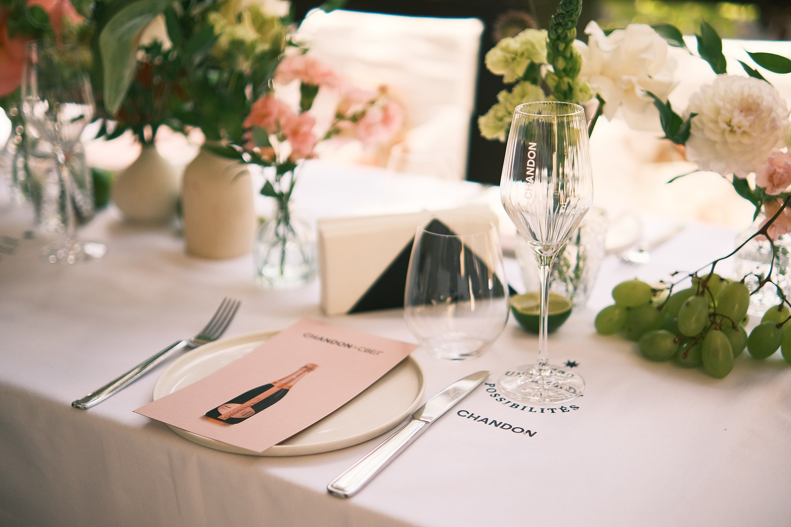 Портреты и репортажные съемки с душой: ваш уникальный момент в объективе Руфата, профессионального фотографа Алматы