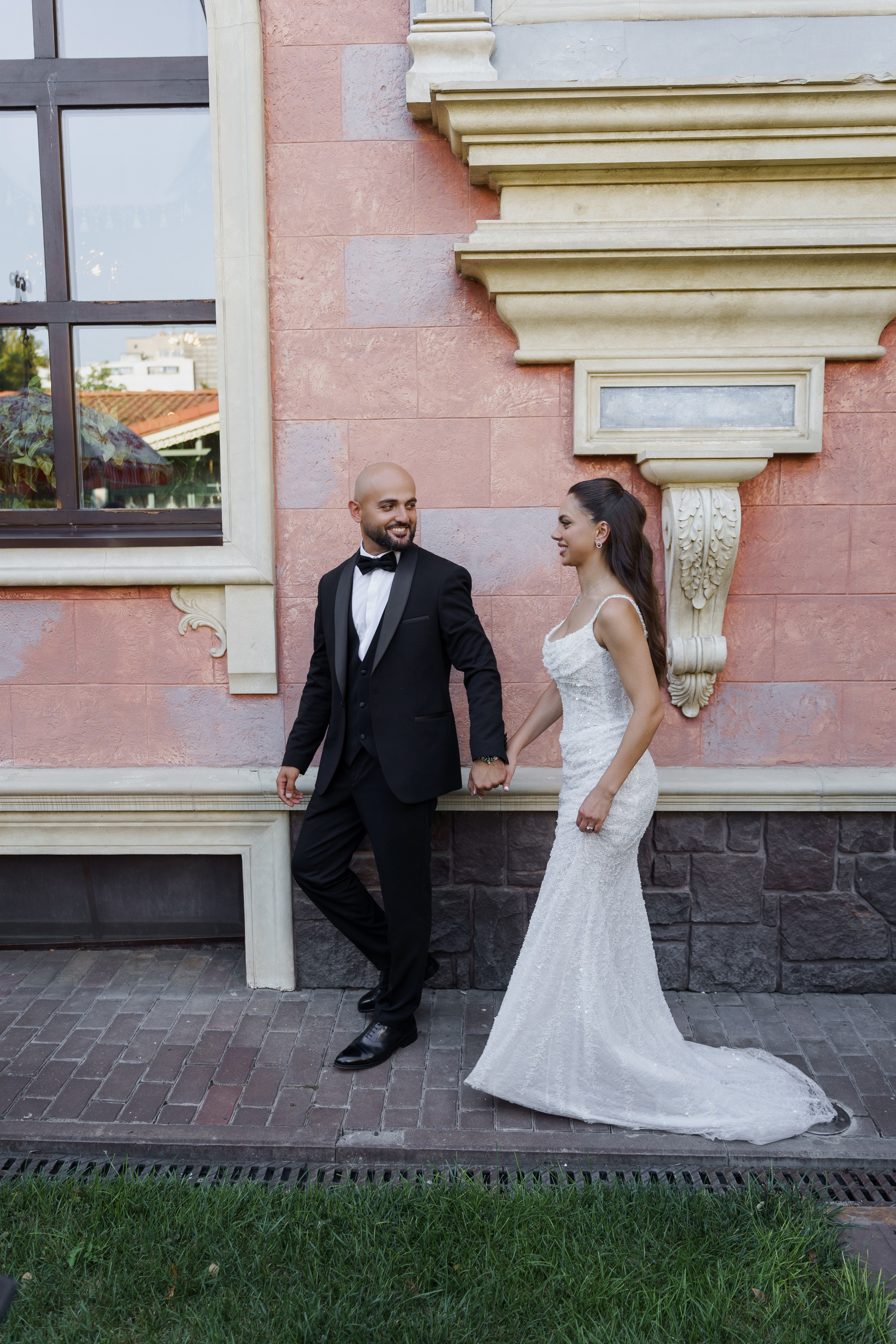 Сватовство в Краснодаре от лучших свадебных фотографов и операторов ТВИНС СТУДИО. ТВИНС СТУДИО — лучшие свадебные фотографы и видеографы в Краснодаре