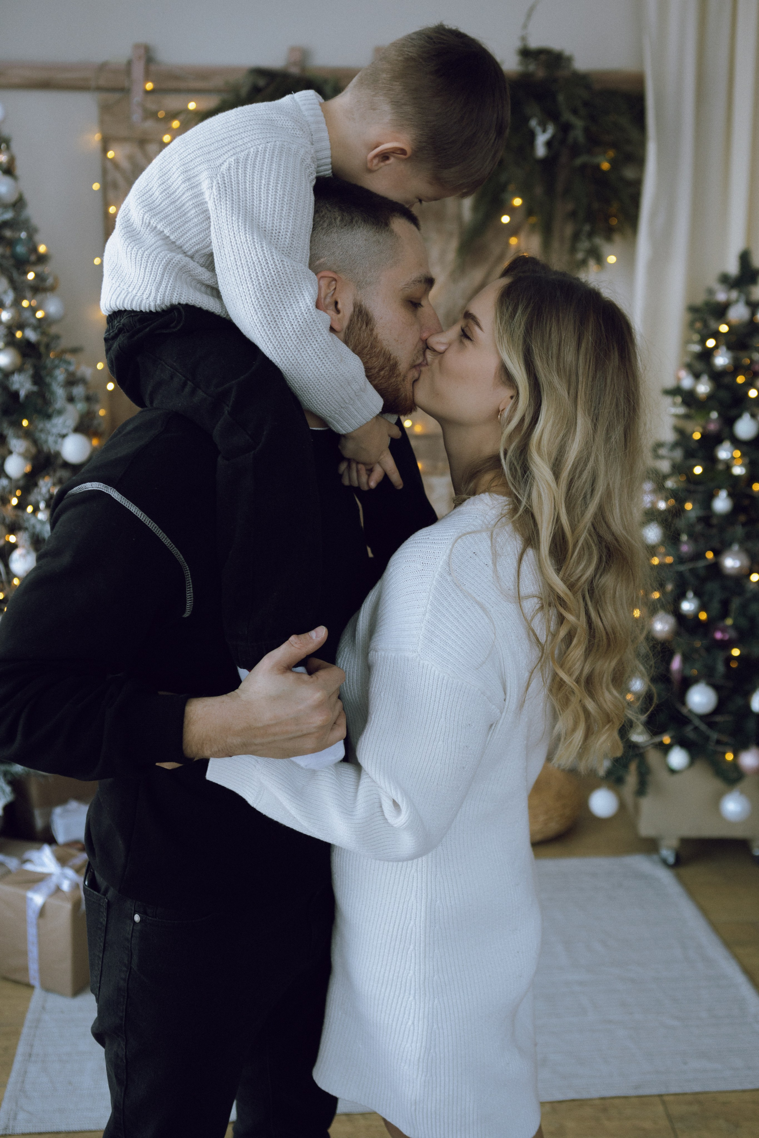 Новогодняя фотосессия. Фотограф Челябинск Эвелина Ганага, съемка для бизнеса и маркетплейсов