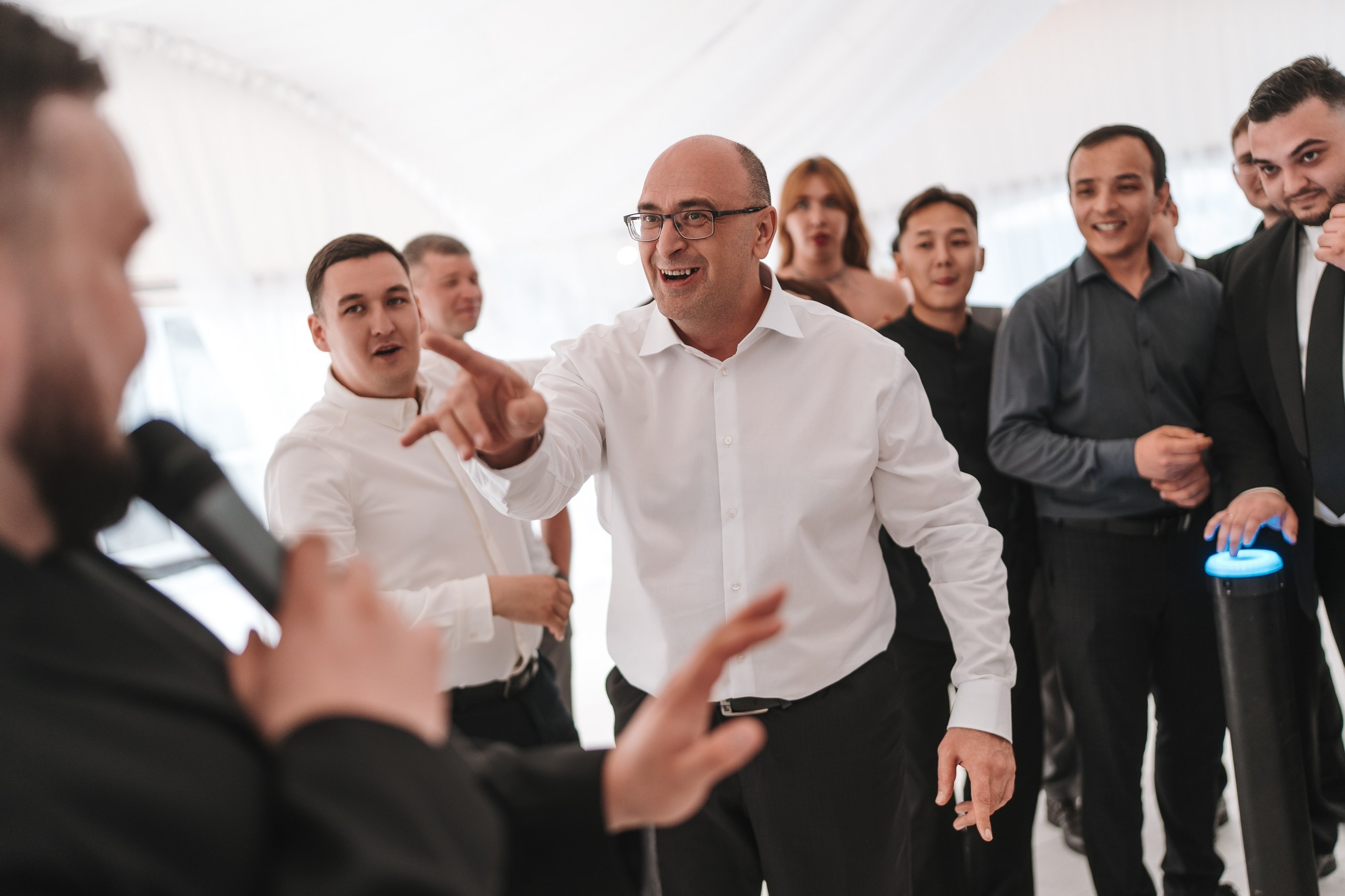 Свадьба 7 июня 2026 года — фотосессия, ЗАГС и банкет в шатре «Под облаками» в Нагаево с ведущим Артуром Ильясовым