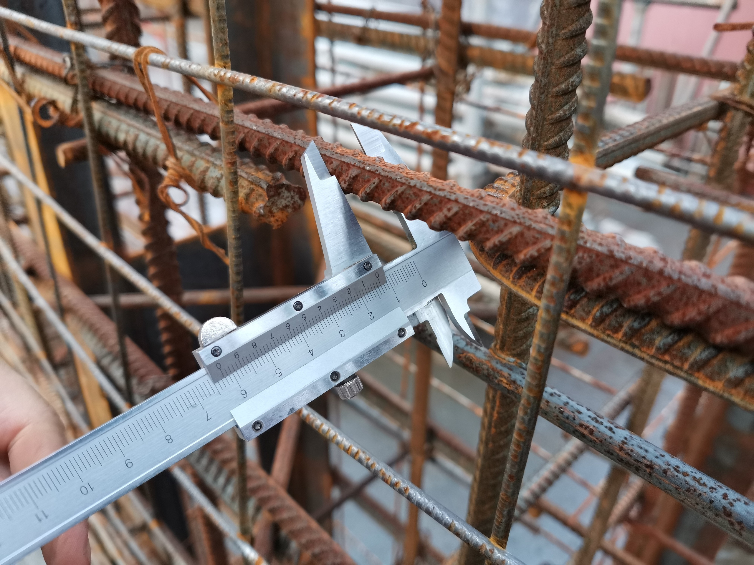 Определение параметров армирования железобетонных конструкций. Техническое обследование зданий и сооружений в Москве и МО