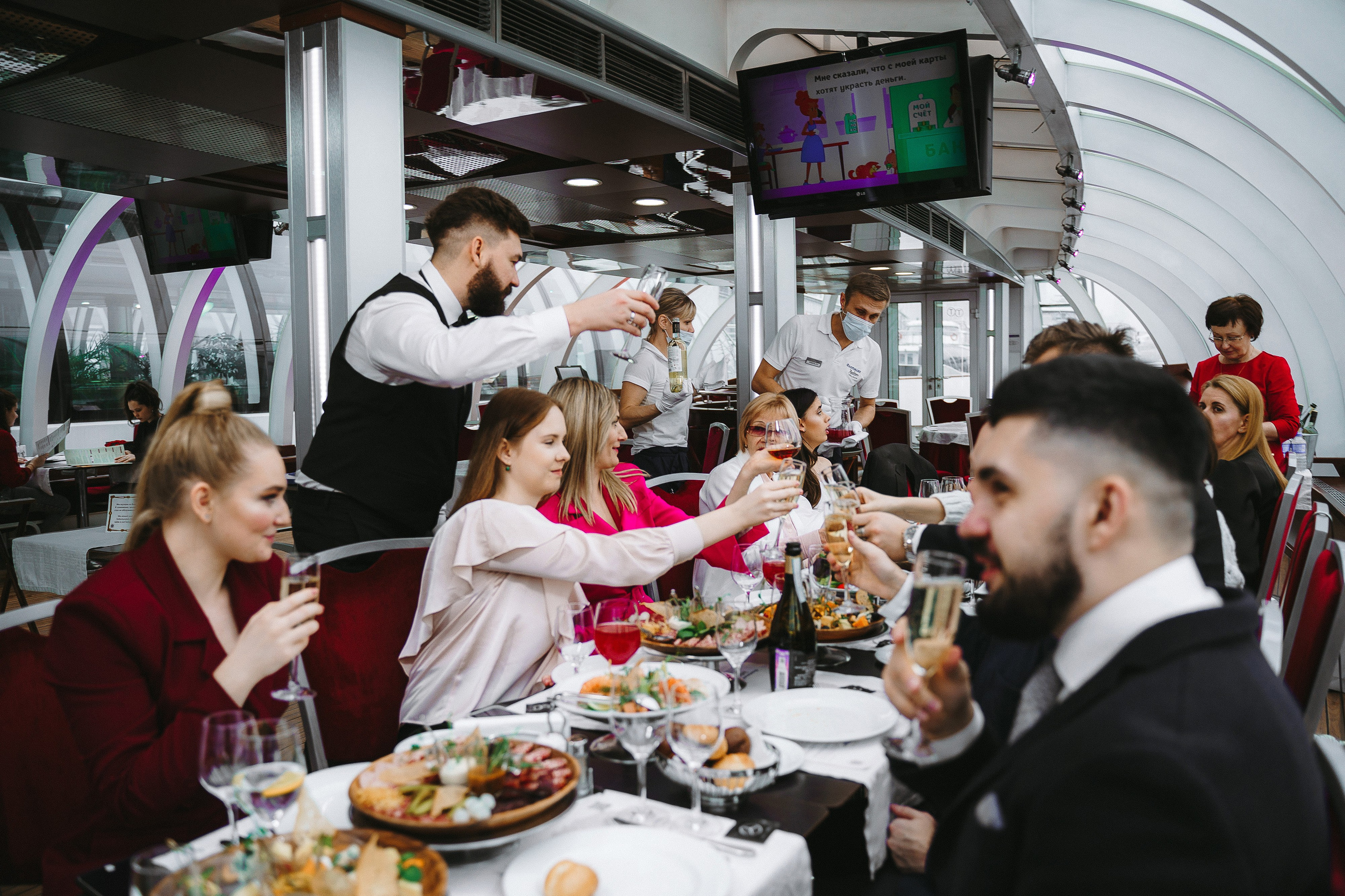 Свадебная фотосессия в Barvikha Hotel & SPA 5*. Свадебный фотограф в Барвихе в ЗАГС