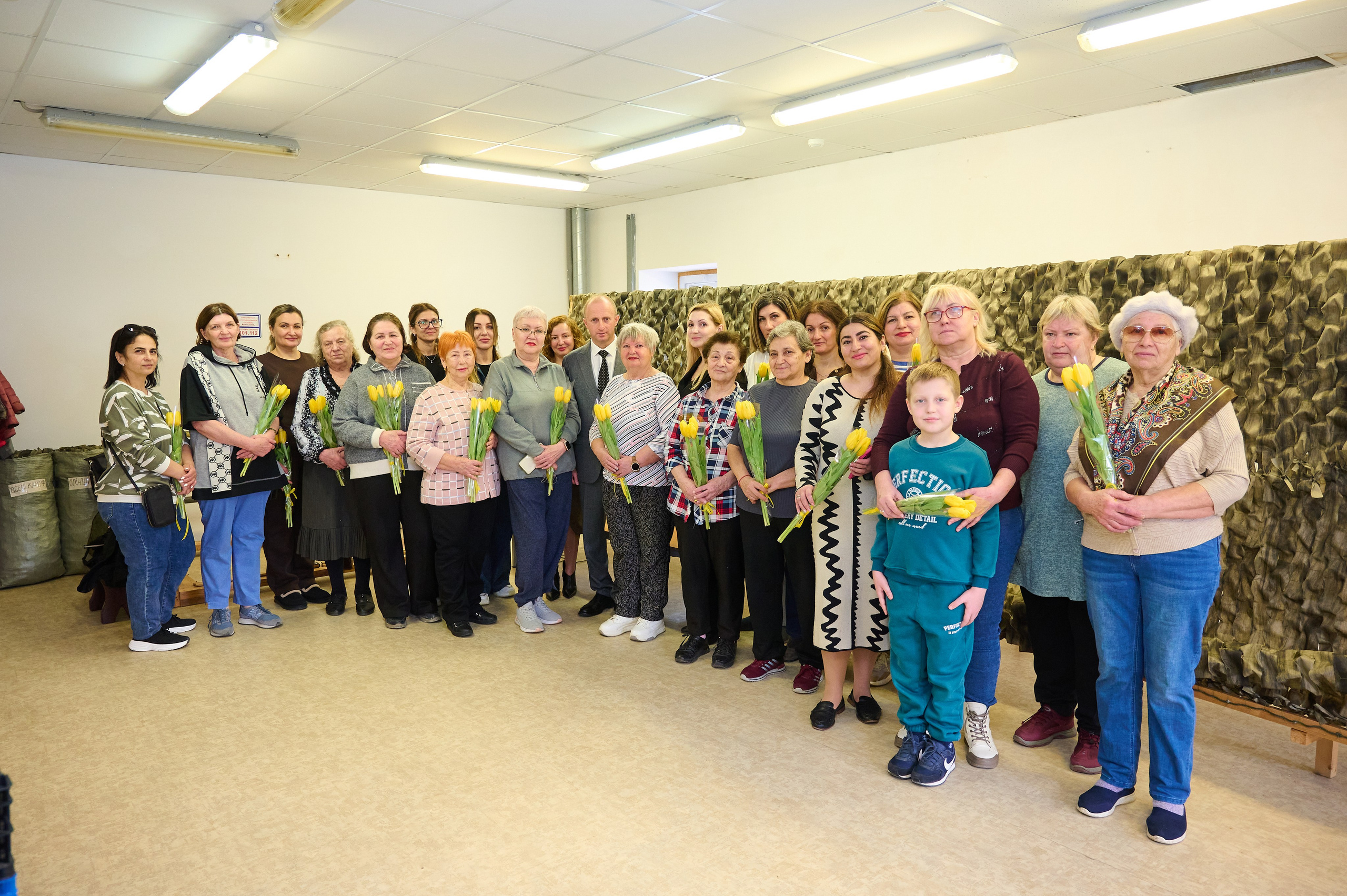 Поздравления девочкам Кабардинки от Главы округа Кялова Г.Е. Жизнь курорта Кабардинка в фотографиях