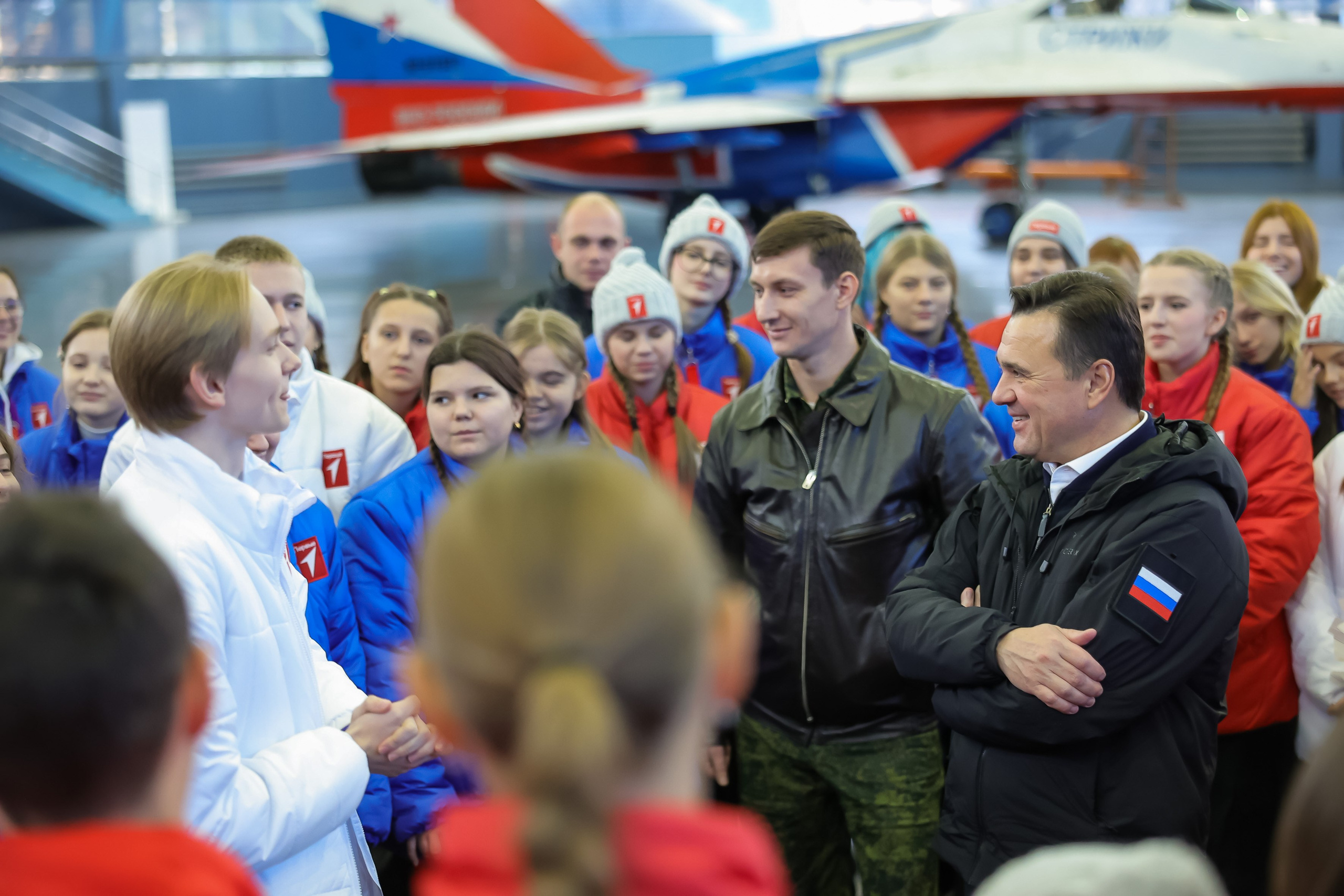 Губернатор Подмосковья Андрей Воробьев вместе с участниками «Движения первых» навестил пилотажные группы. Моя фотография