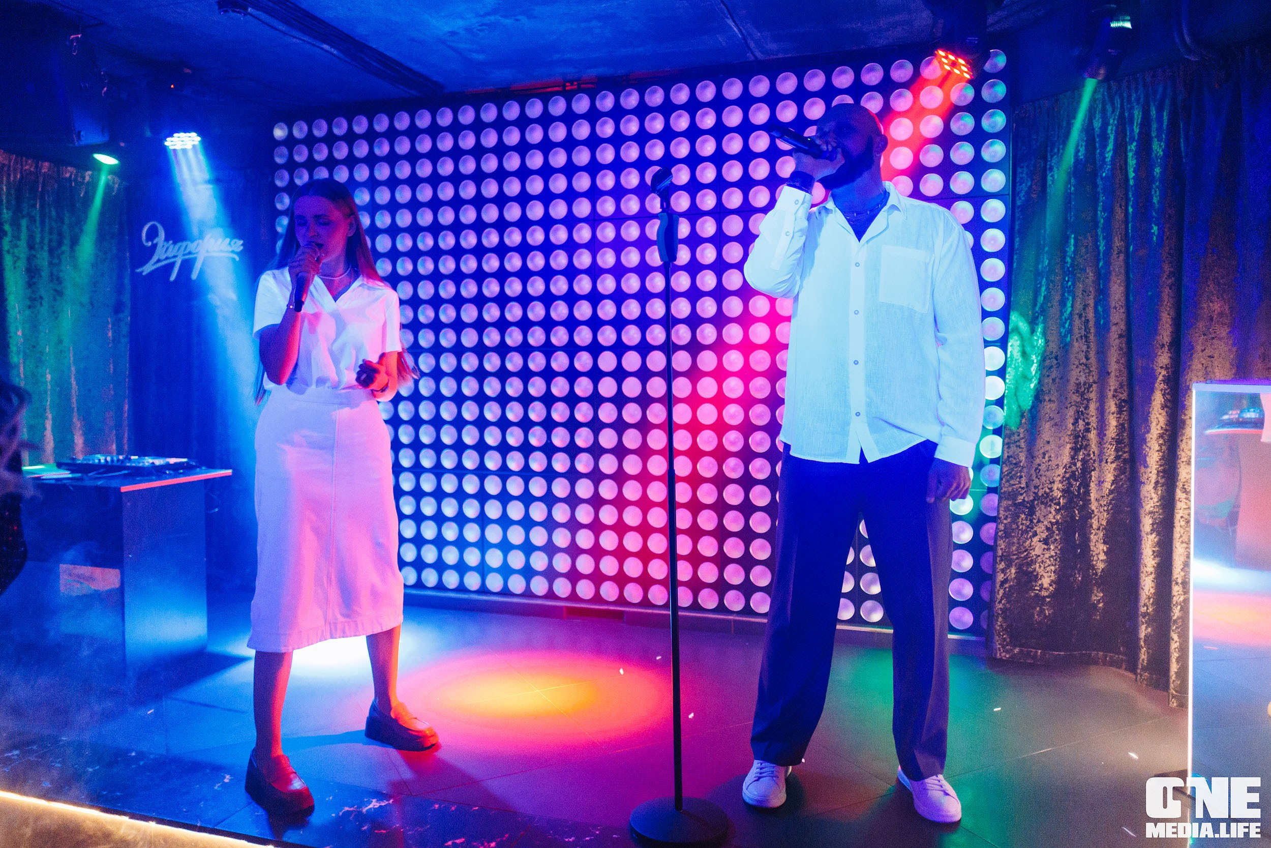 Фоторепортаж из караоке-клуба Эйфория. One Media Life: фоторепортажи, фотоотчеты с мероприятий и заведений