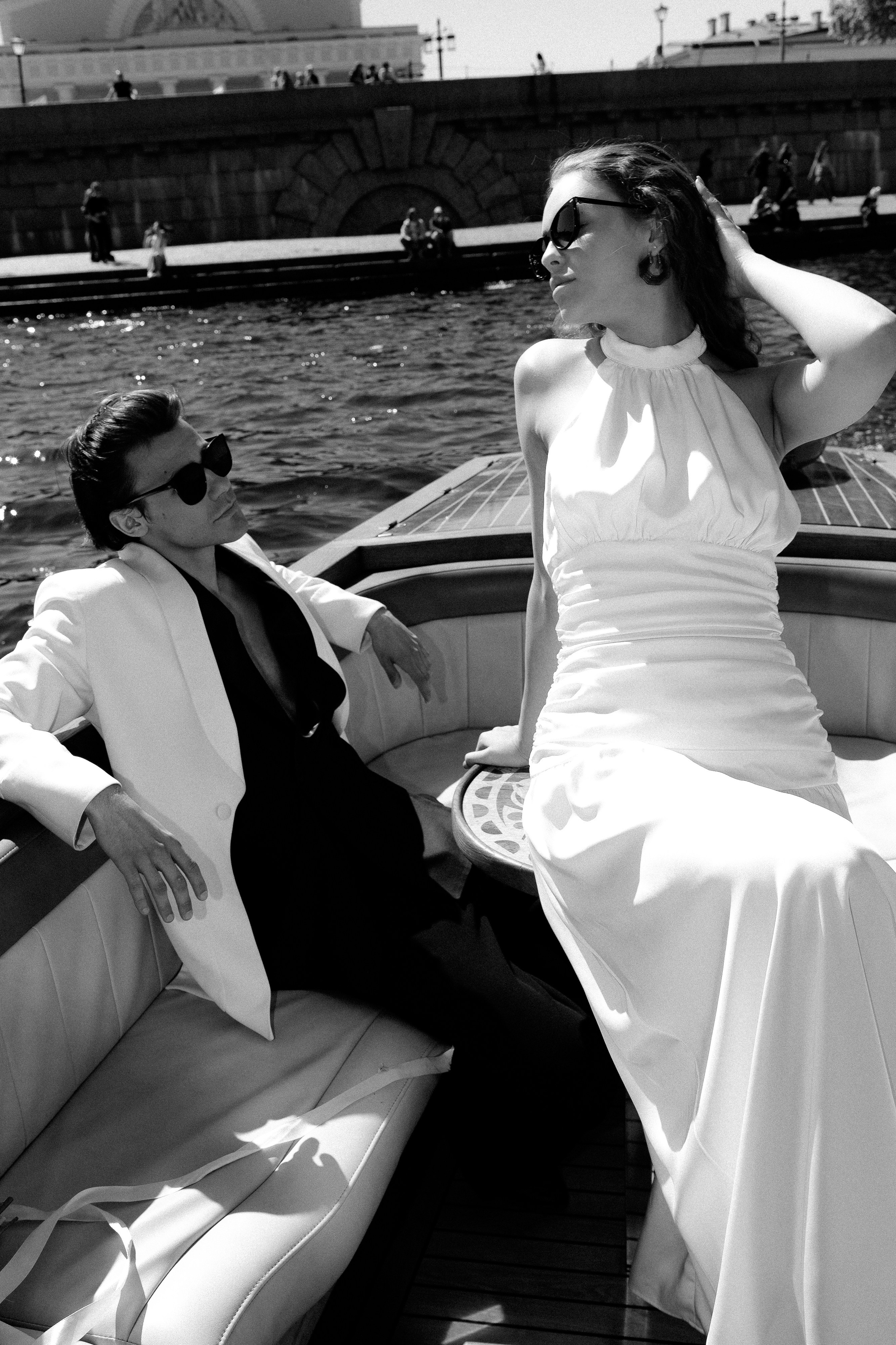 Свадебное утро в отеле Grand Memories и прогулка на катере по Неве. Свадебный фотограф Дмитрий Родионов — Санкт-Петербург и Ленинградская область