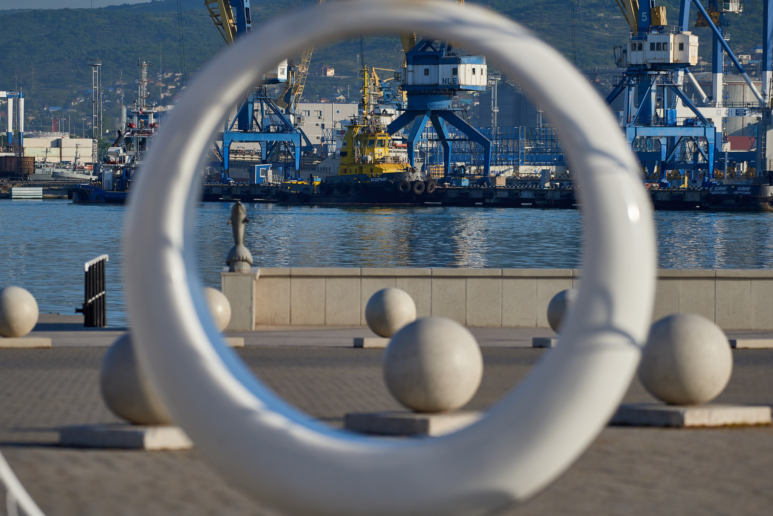 Краснодарский край, локация, фотосессия, причал, площадь, вокзал